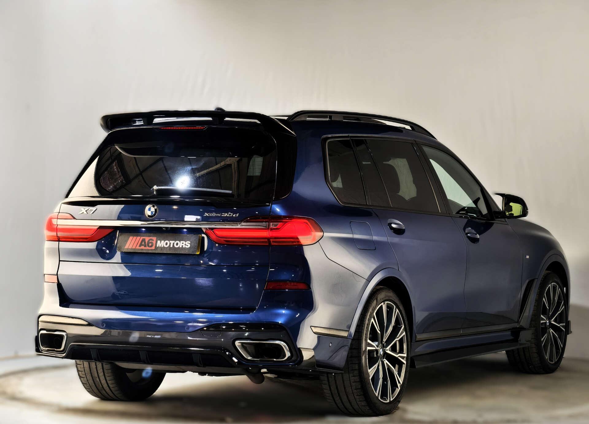 BMW X7 view 14