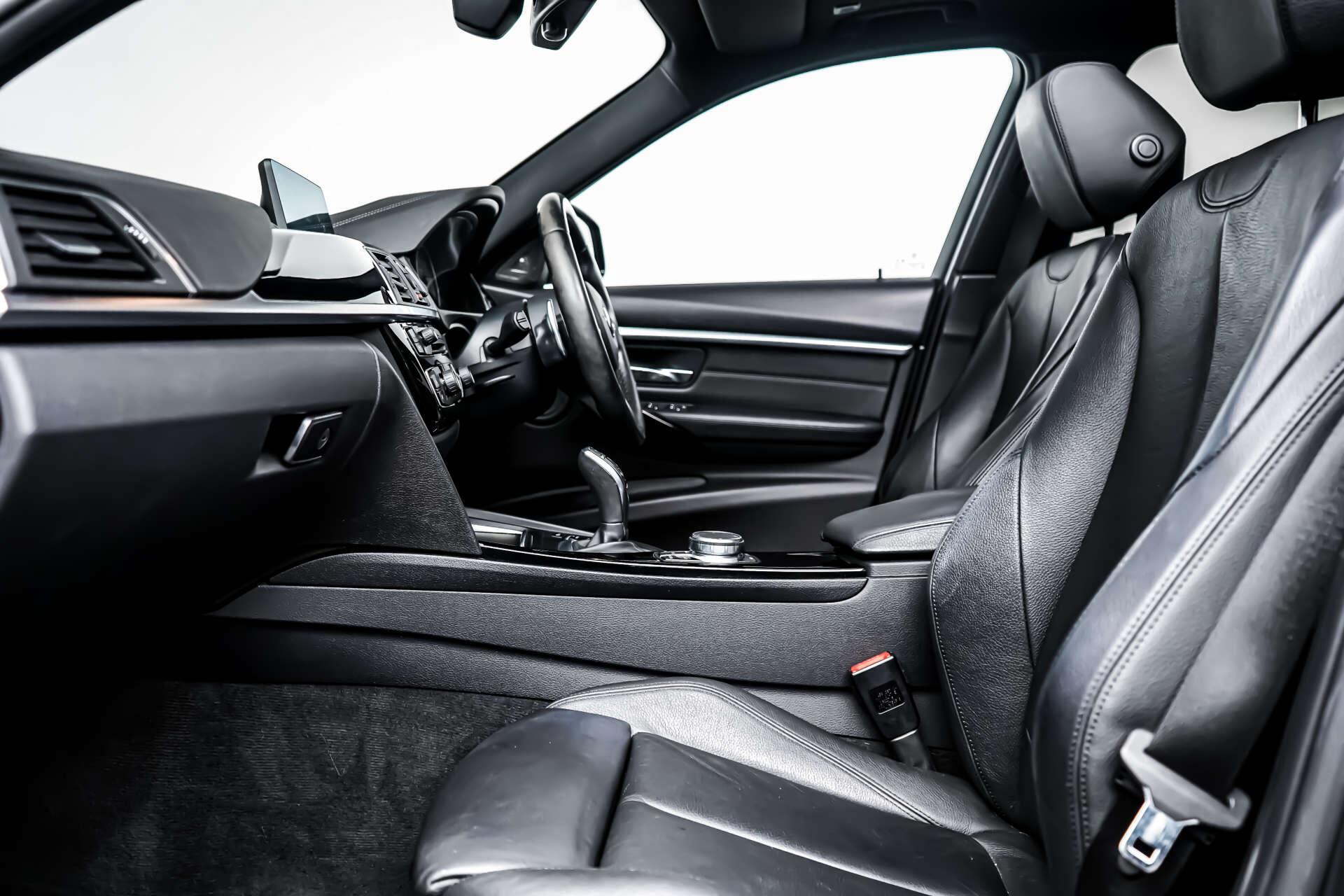 BMW 3 Series view 7