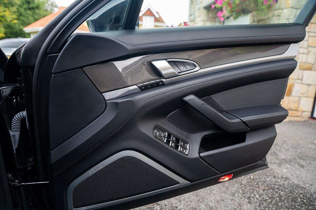 Porsche Panamera view 50