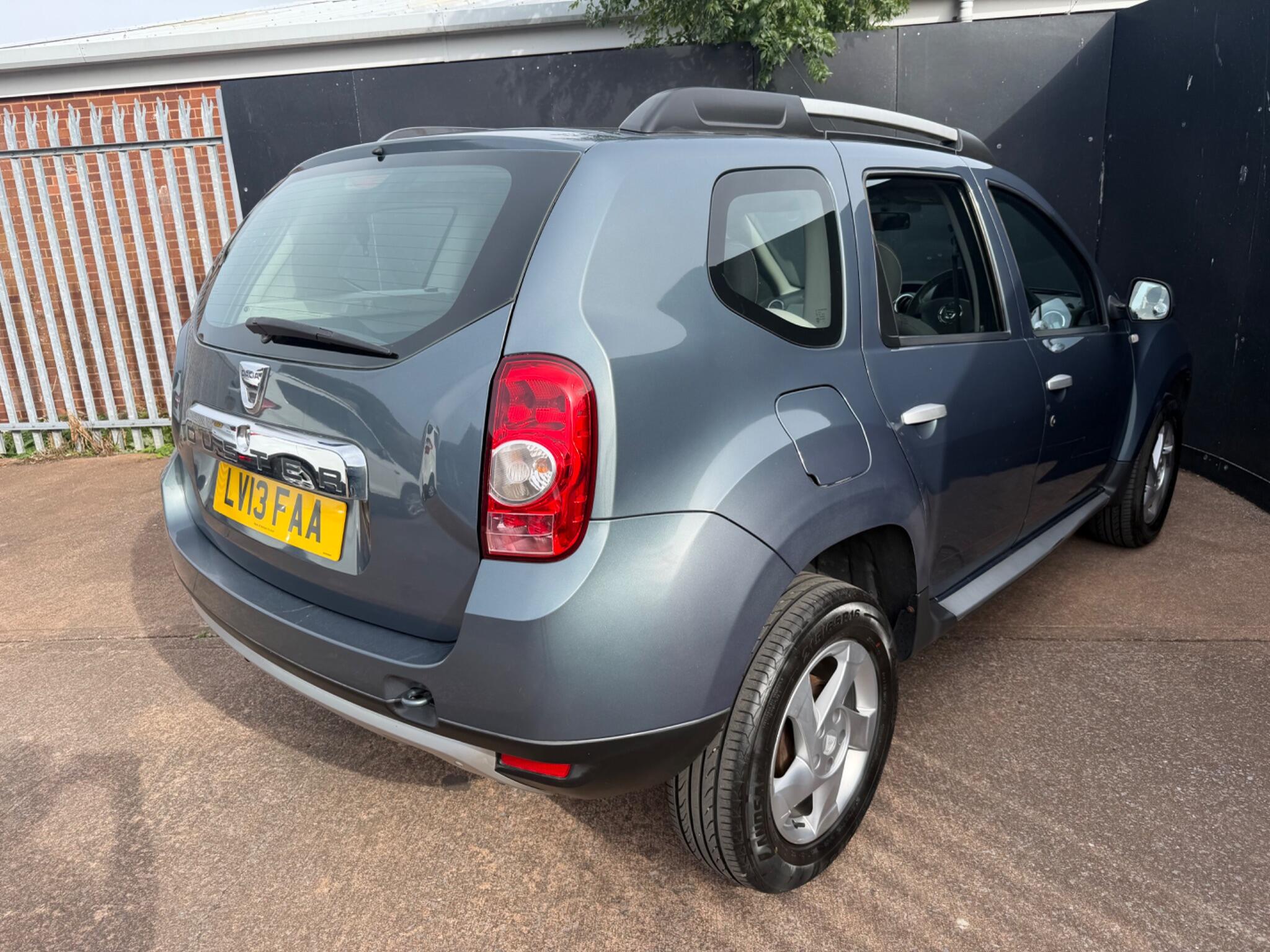 Dacia Duster view 13