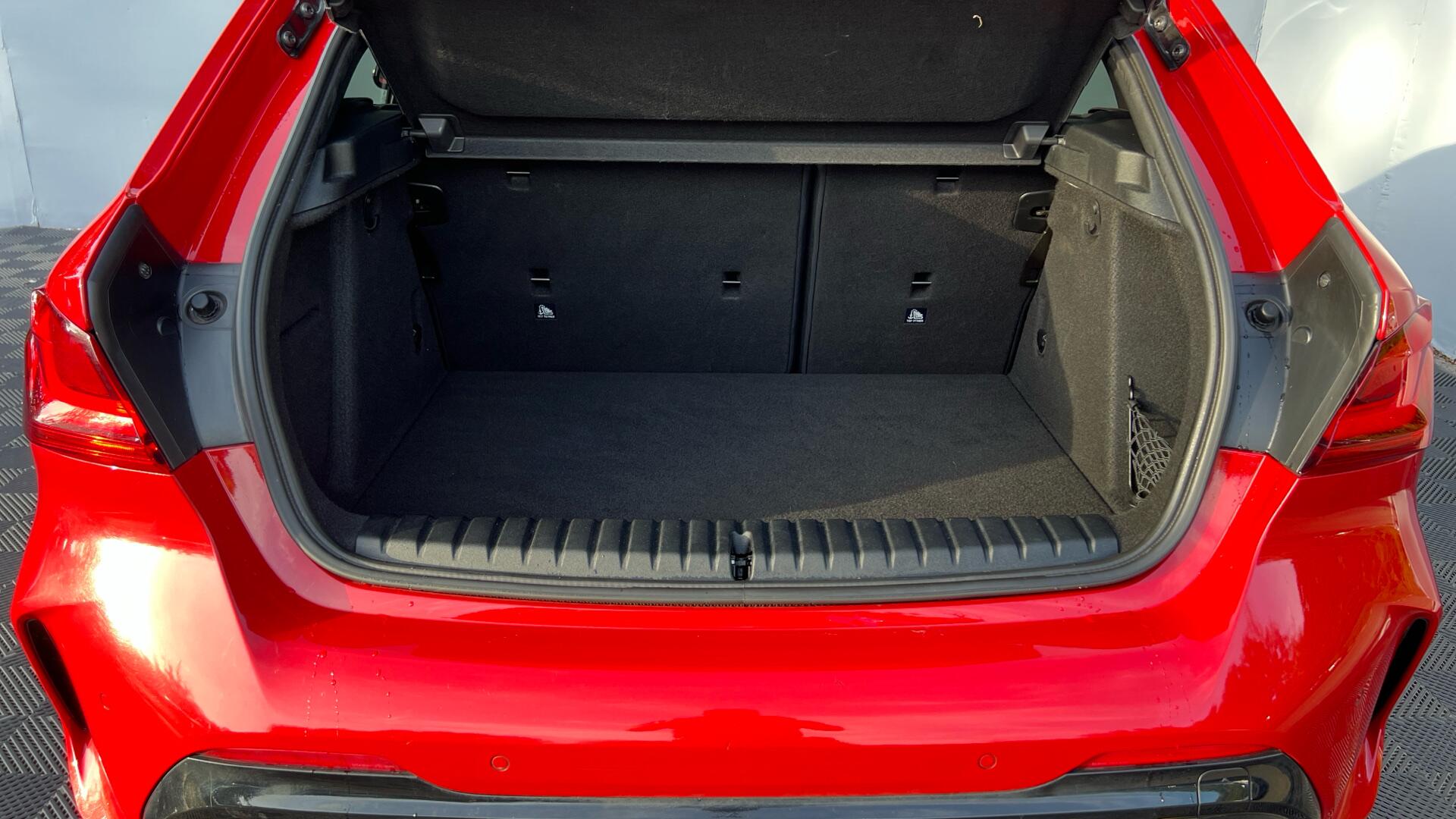 BMW 1 Series view 13