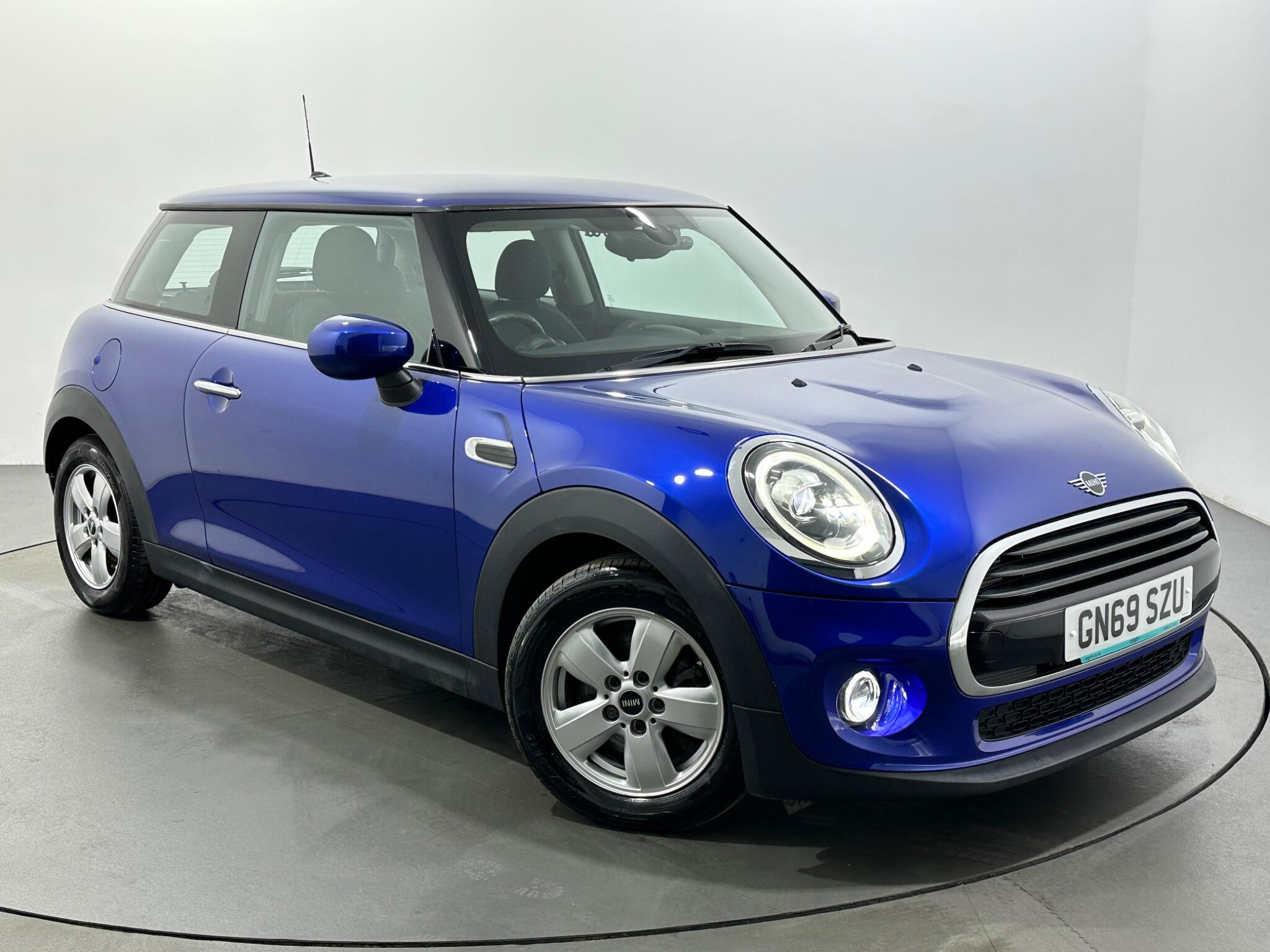 Mini Hatch view 48