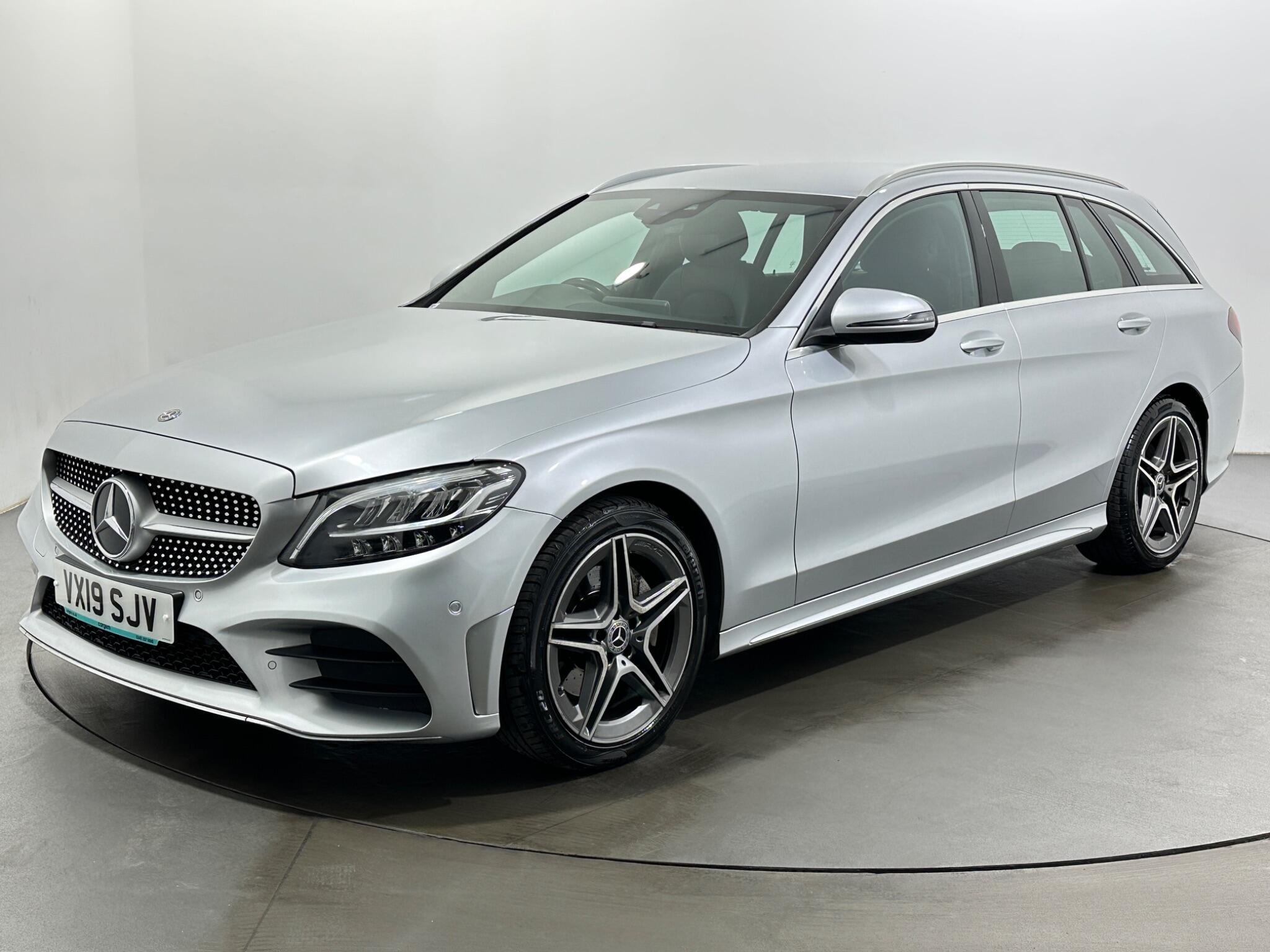 Mercedes-Benz C-Class view 4