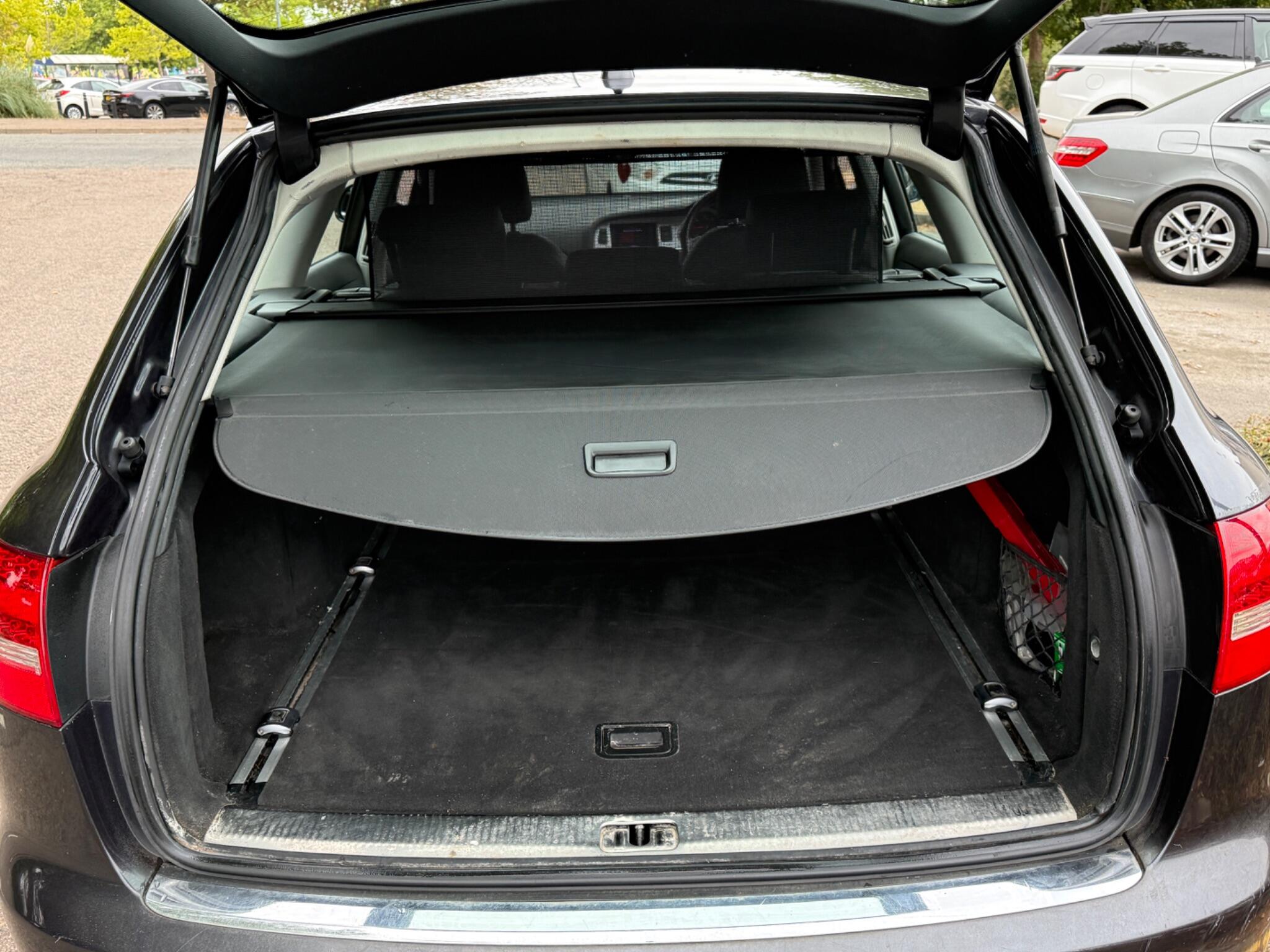 Audi A6 Avant - Image 13