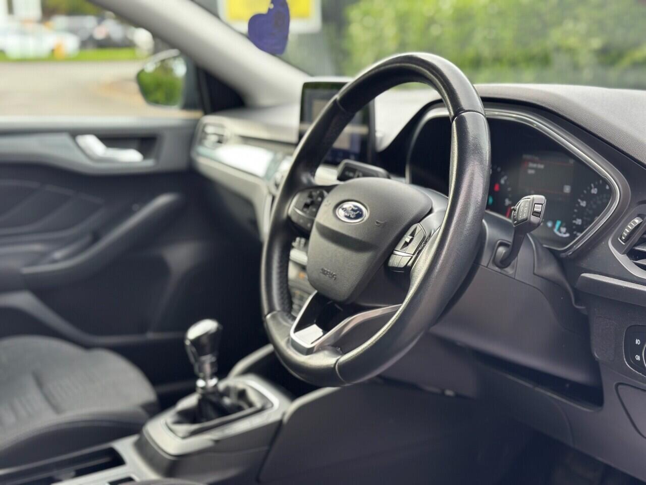 Ford Focus view 8