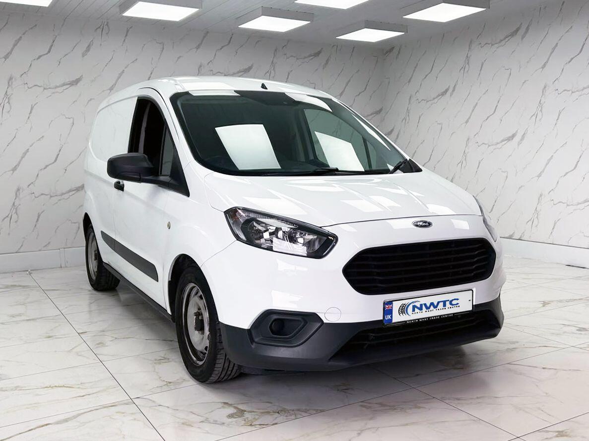 Ford Transit Courier view 4