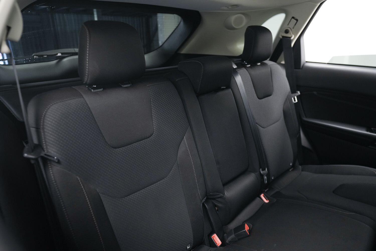 Ford Edge view 14