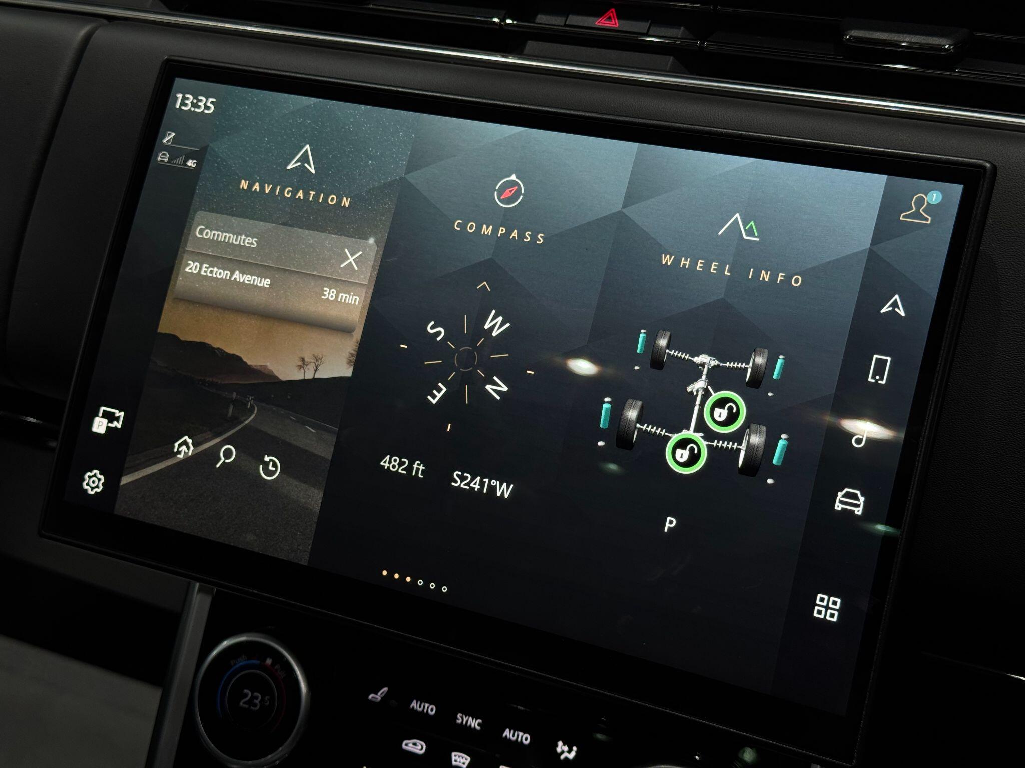 Land Rover Range Rover view 35