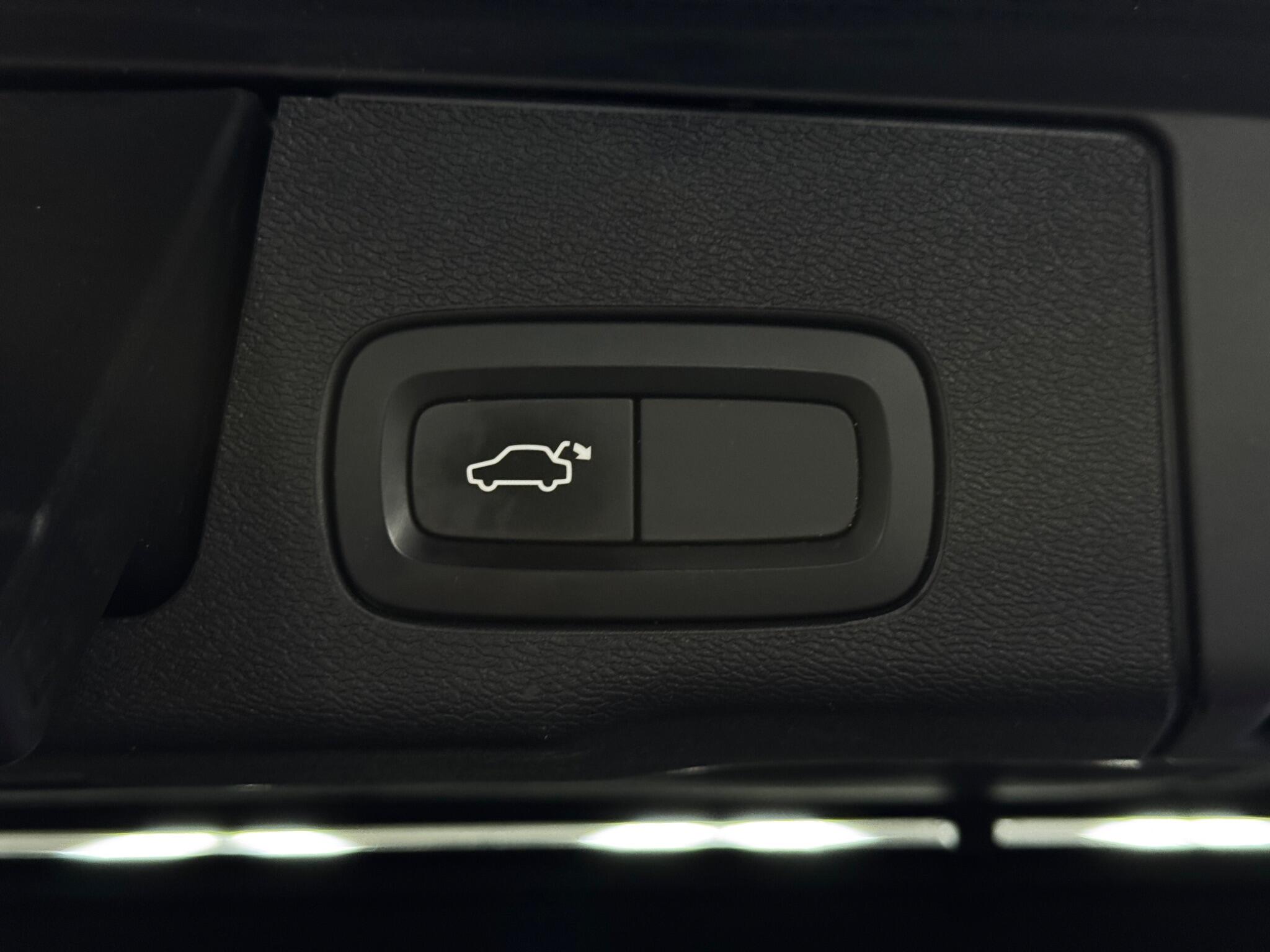 Volvo XC60 view 38