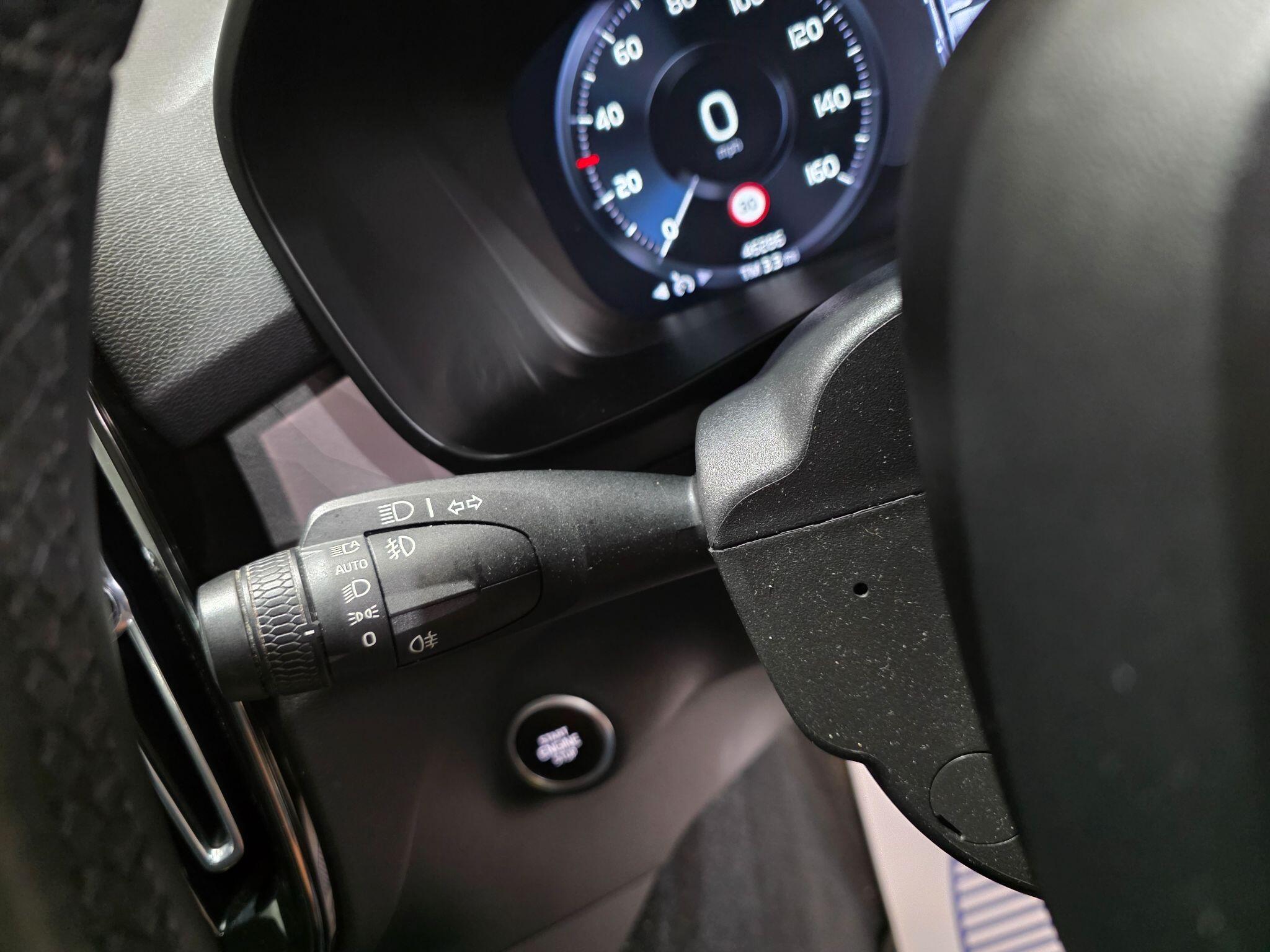 Volvo XC40 view 21