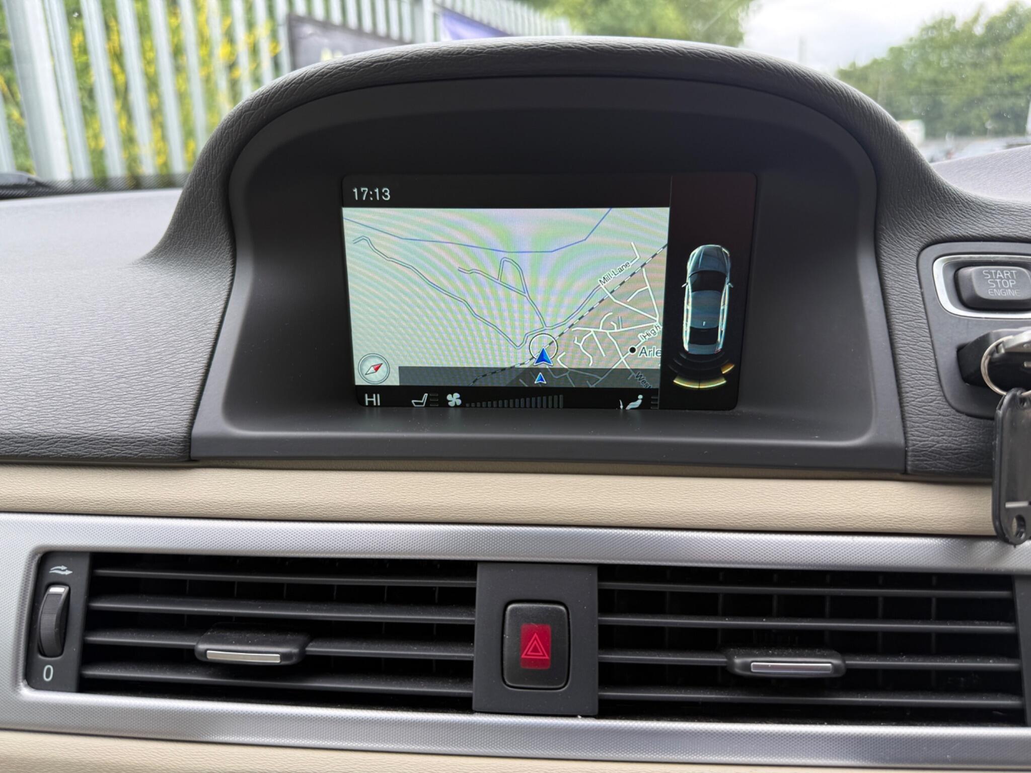 2015 Volvo S80 image 38