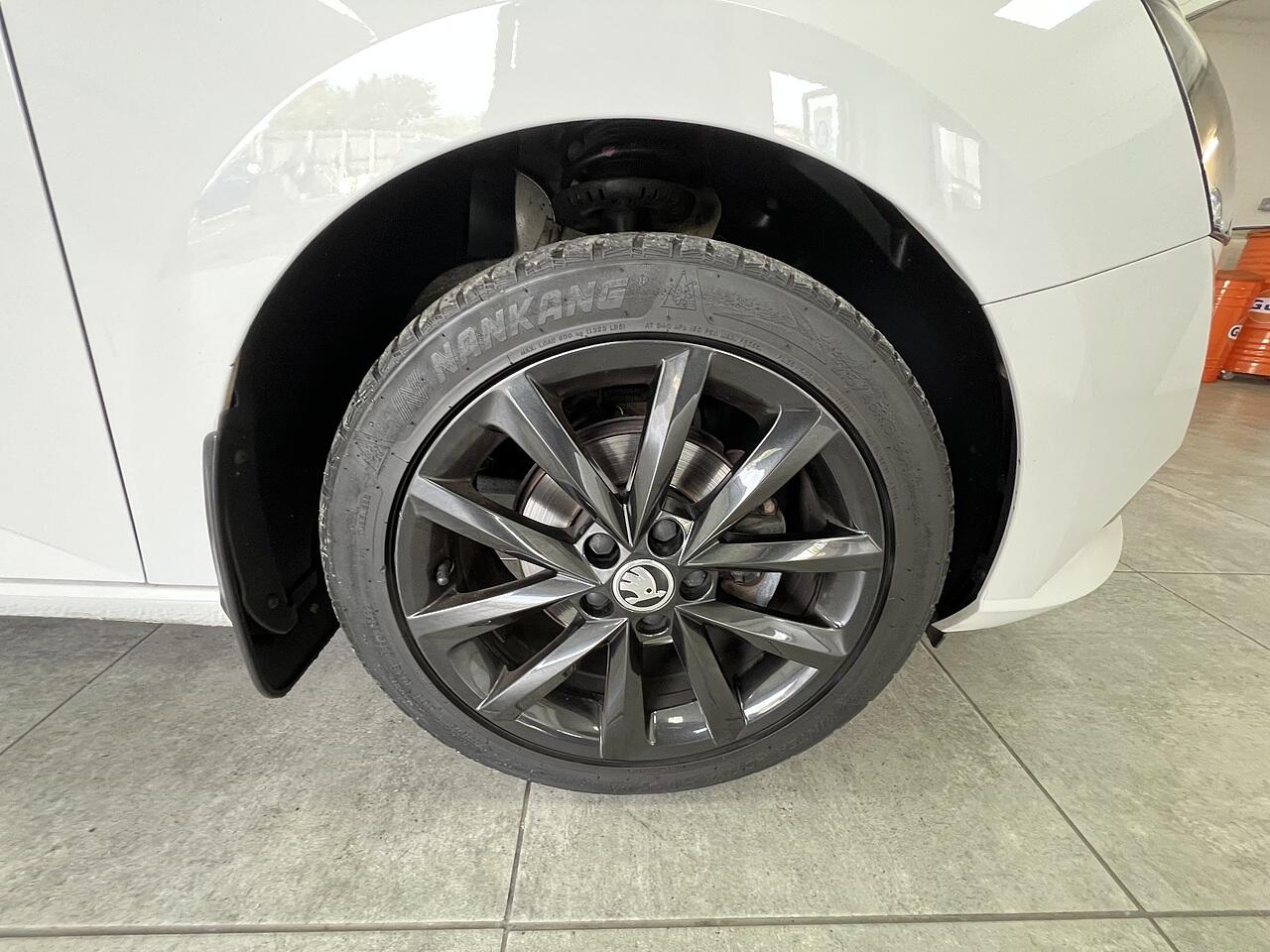 Skoda Fabia view 22