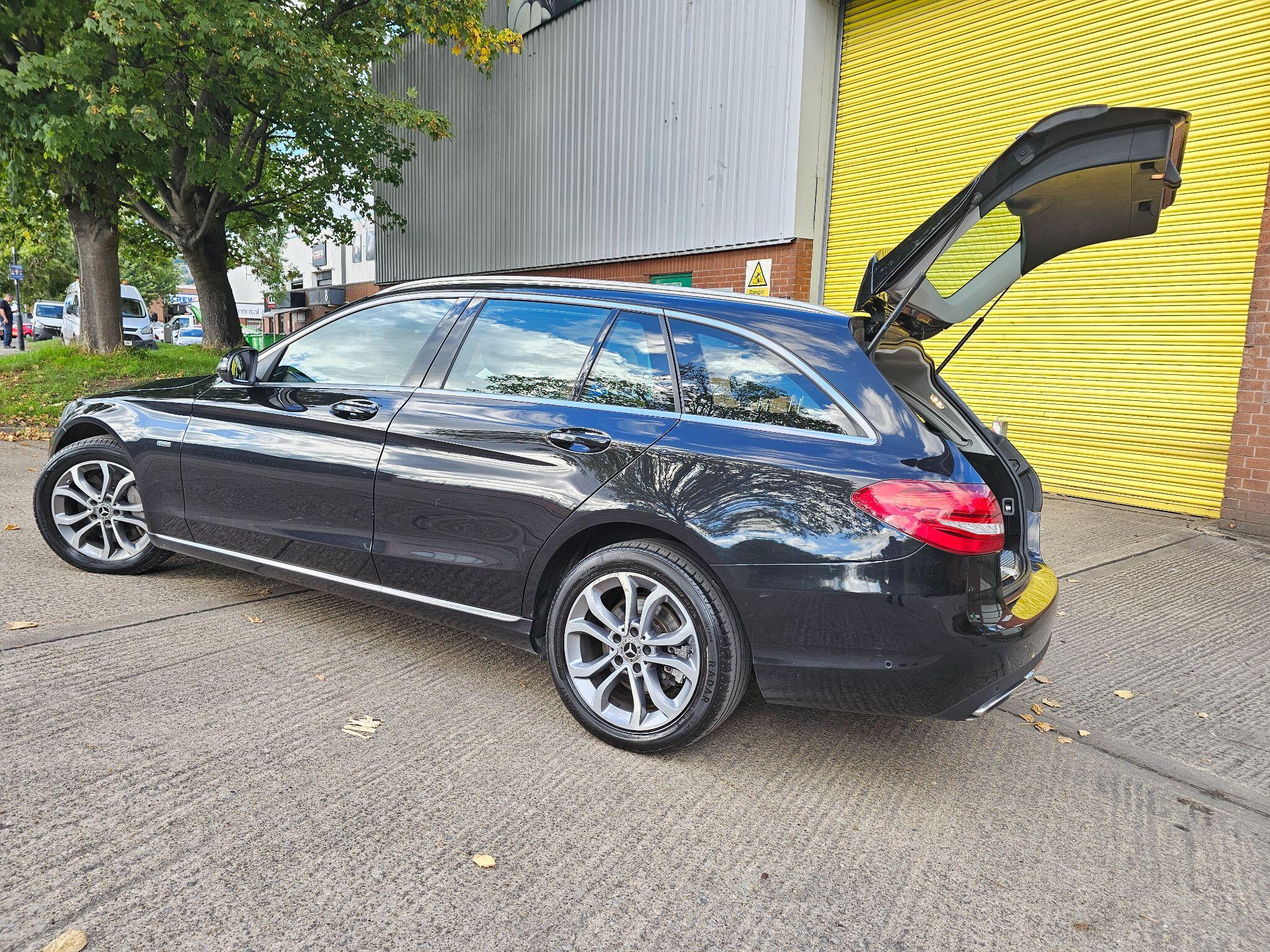Mercedes-Benz C-Class view 38