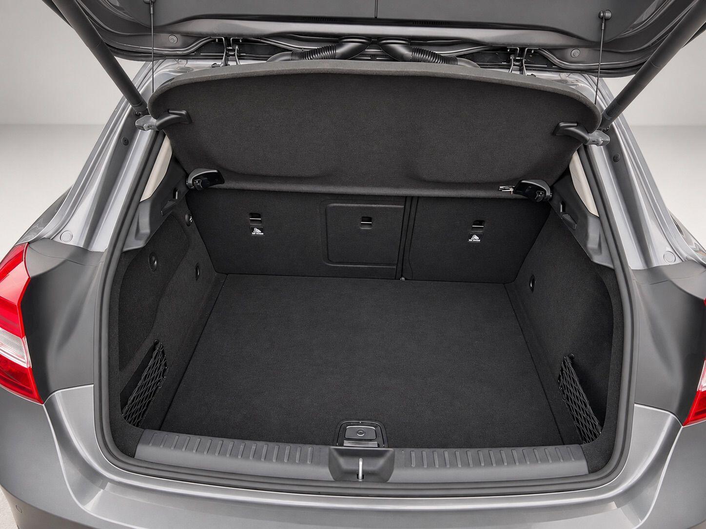 Mercedes-Benz Gla view 38