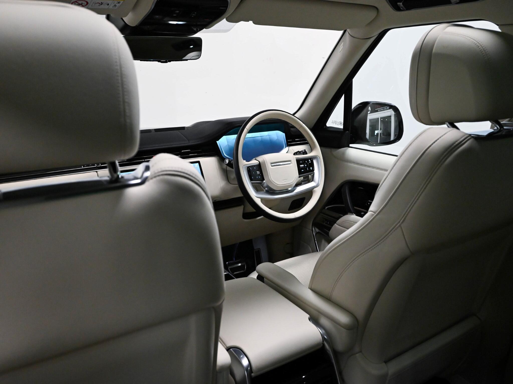 Land Rover Range Rover view 34