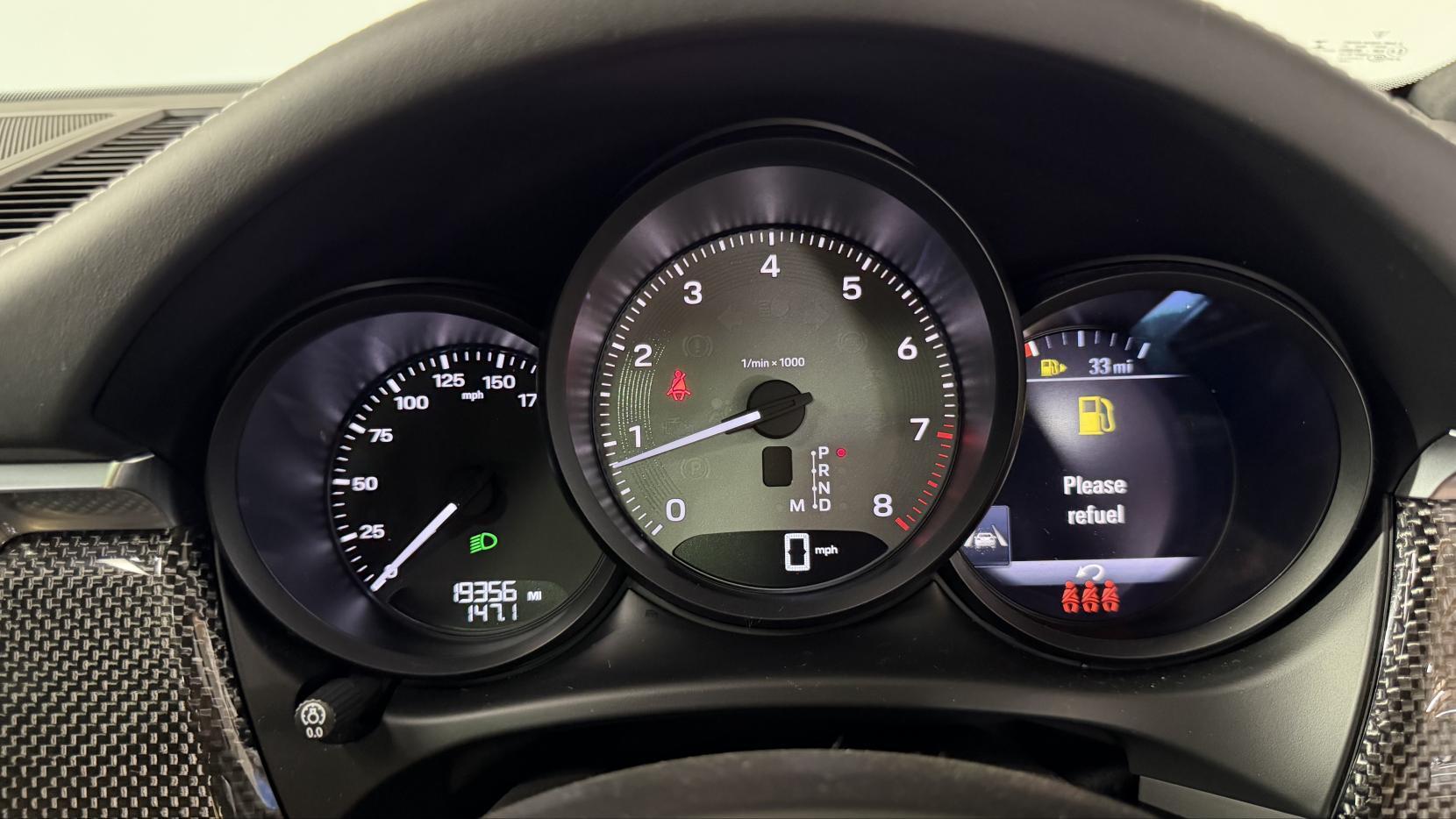 Porsche Macan view 17