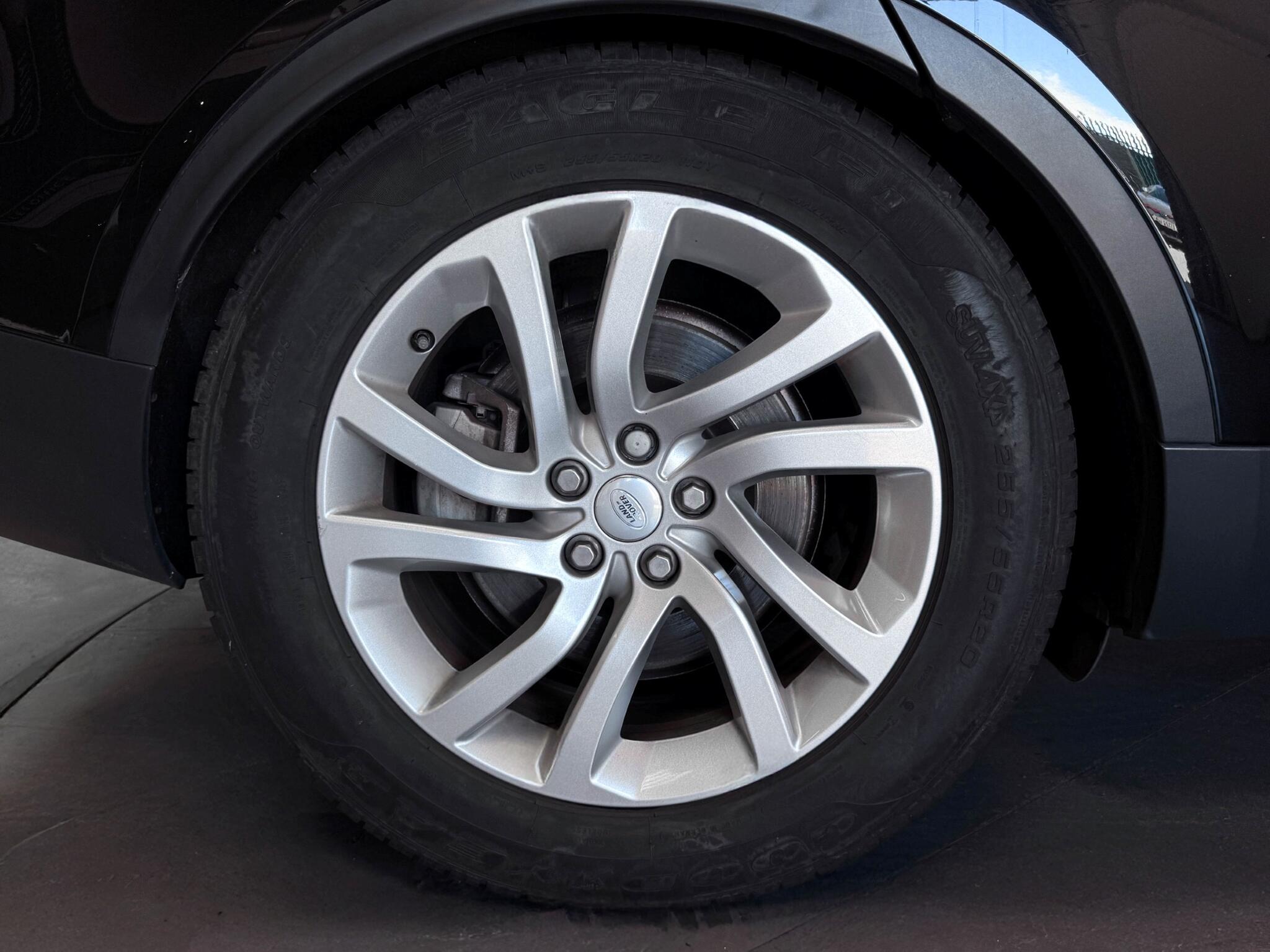 Land Rover Discovery view 66