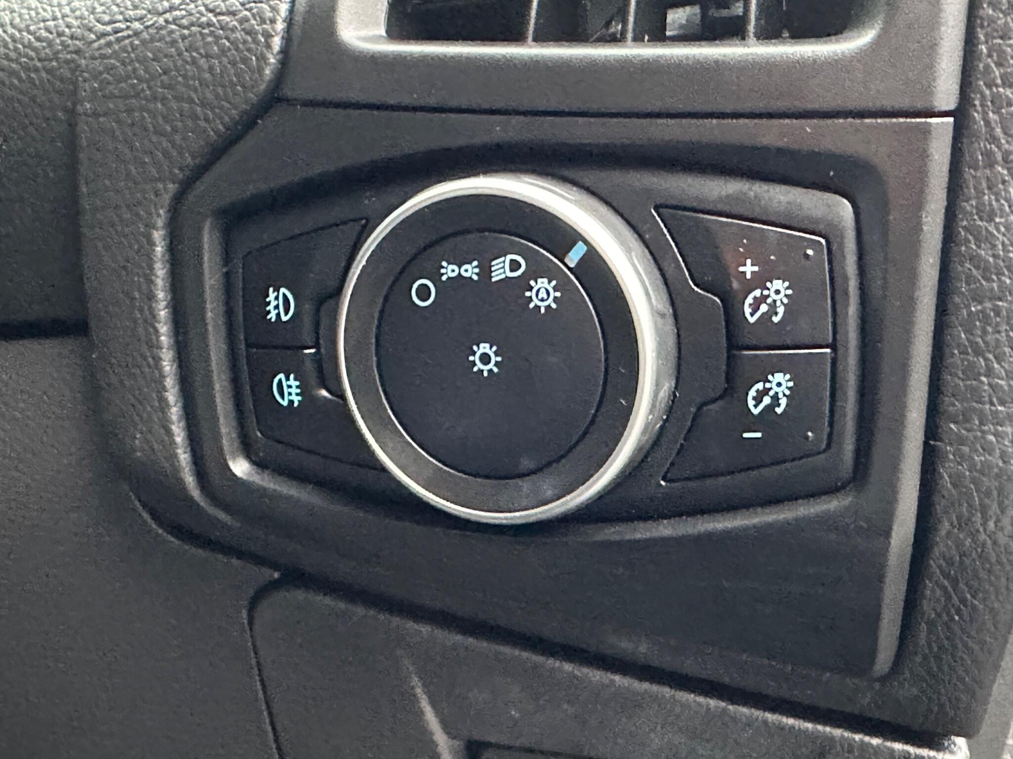 Ford Focus view 21