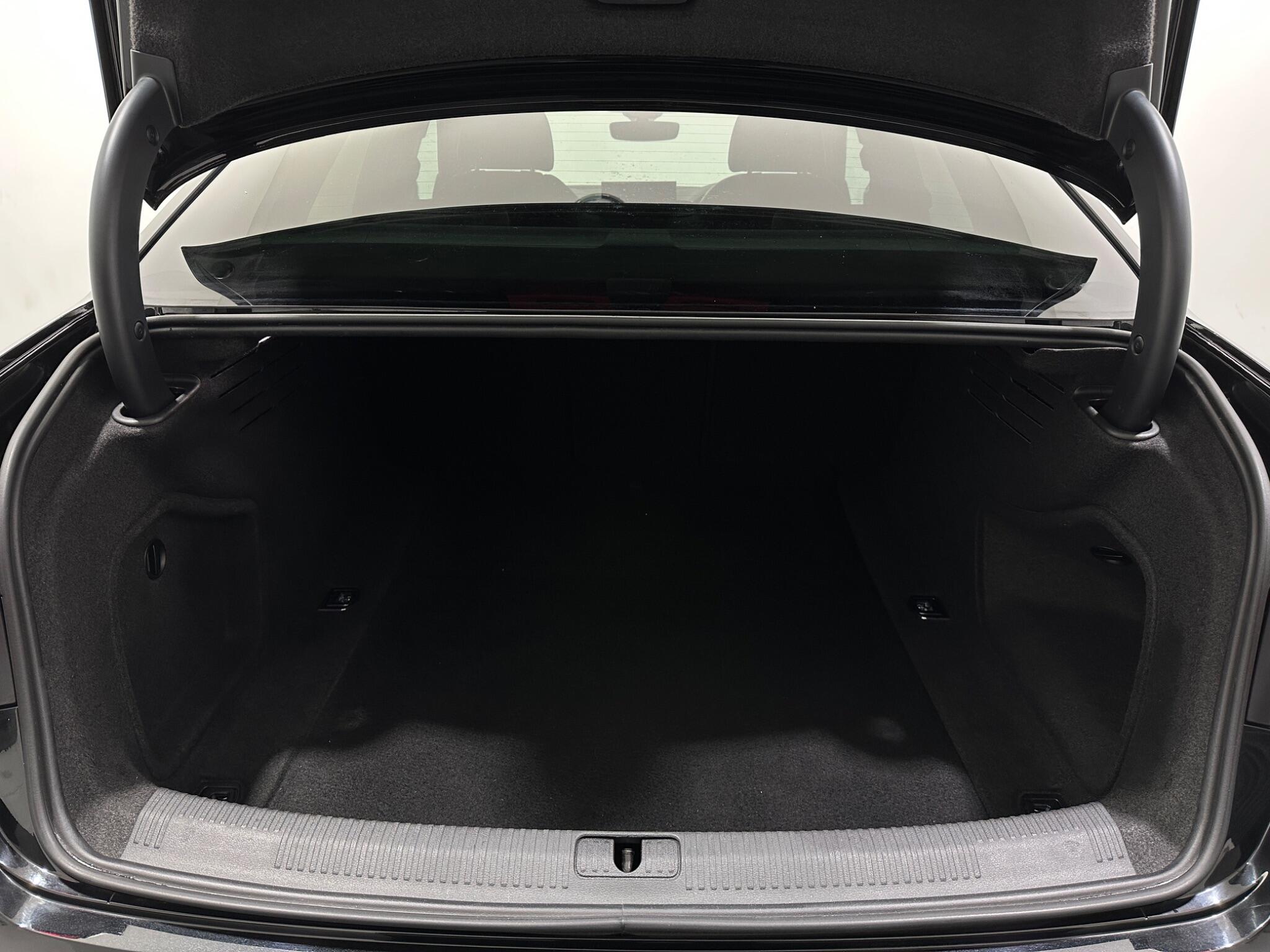Audi A4 view 47