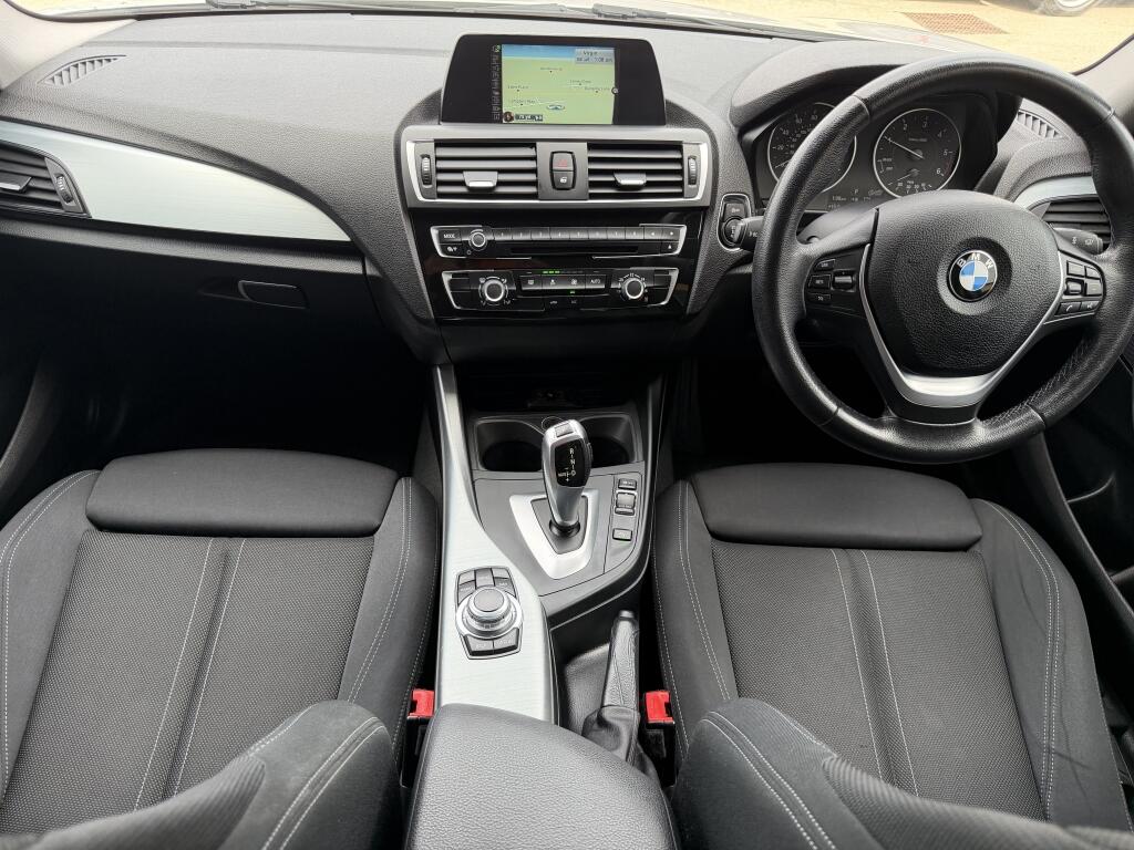 BMW 1 Series view 8