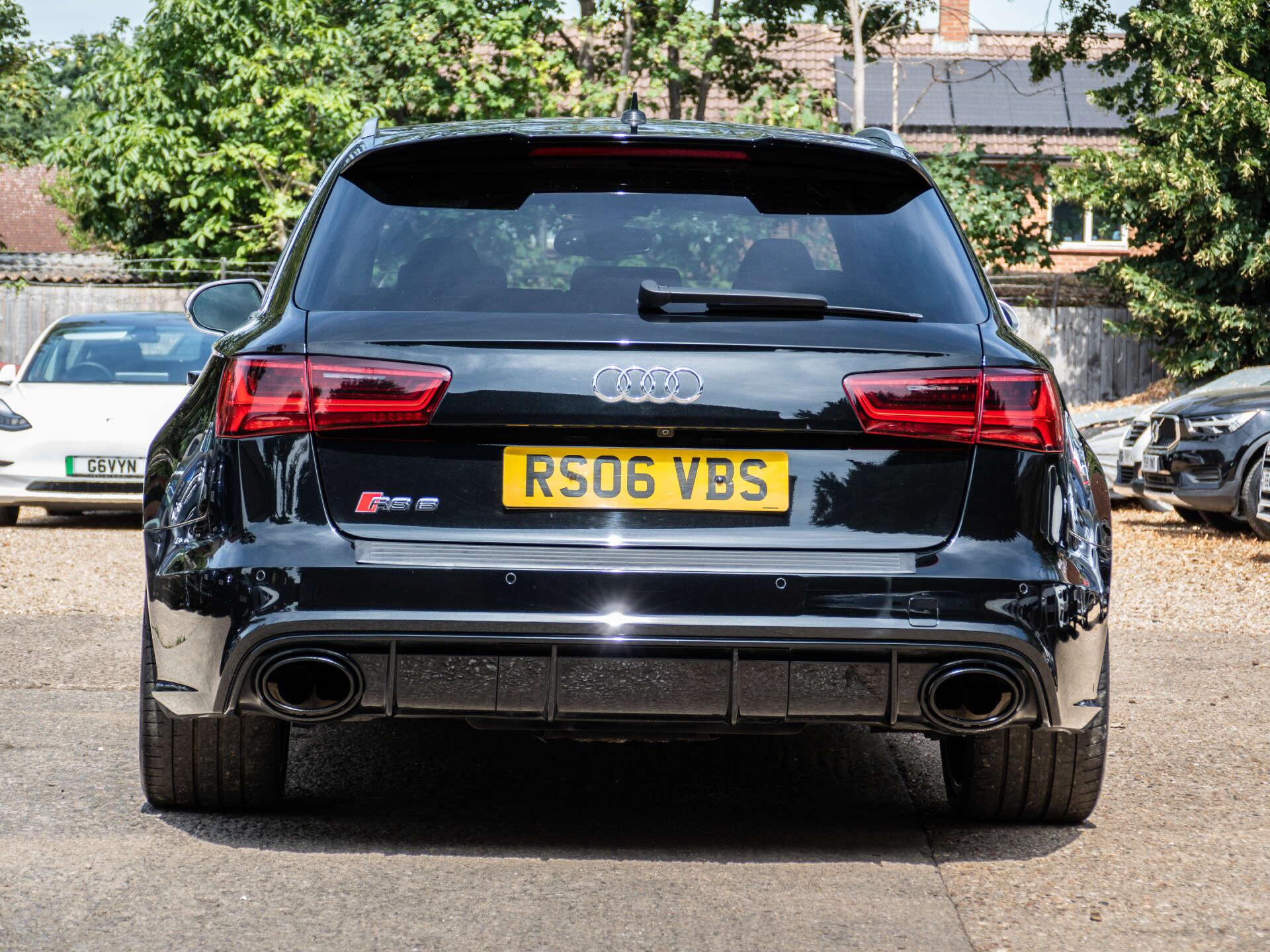 Audi RS6 Avant view 17
