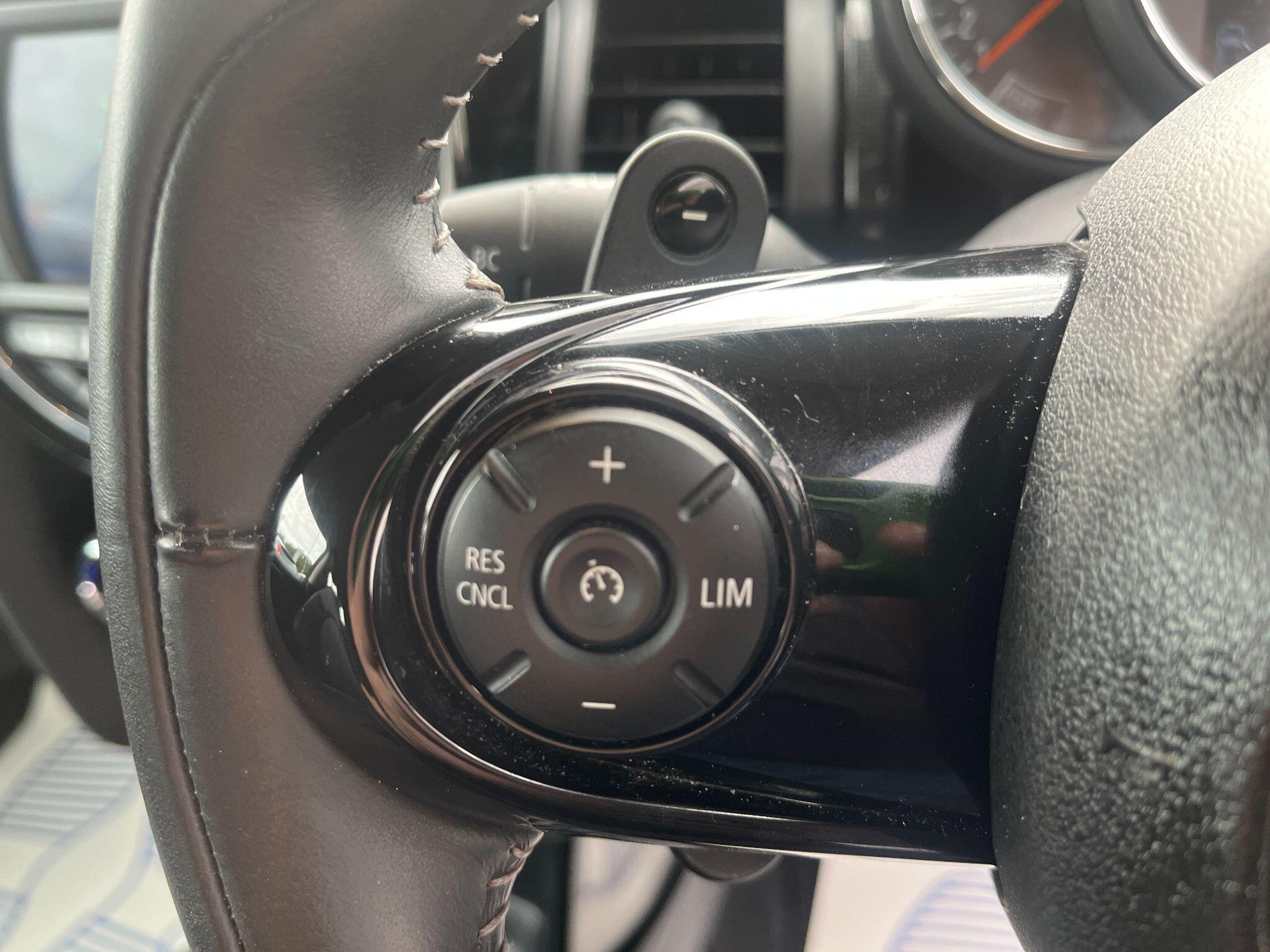 Mini Hatch view 31