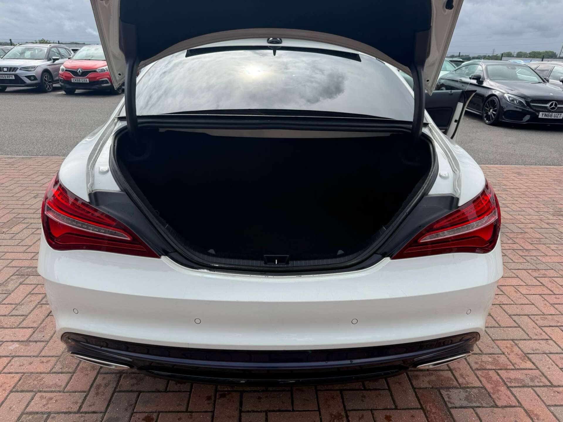 Mercedes-Benz Cla view 22