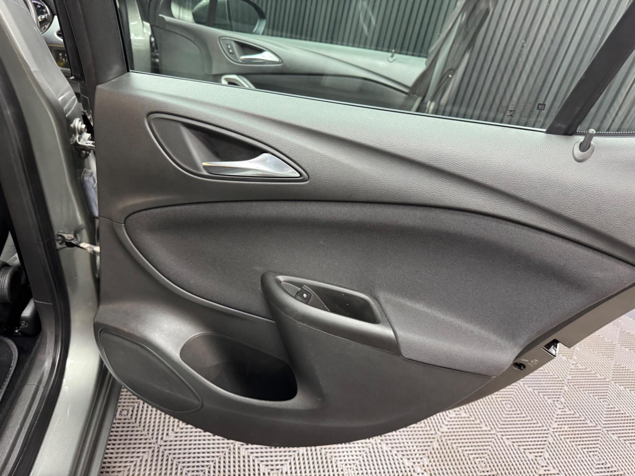 Vauxhall Astra view 33