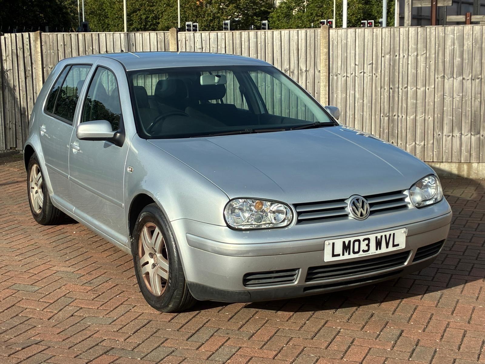 Volkswagen Golf view 3
