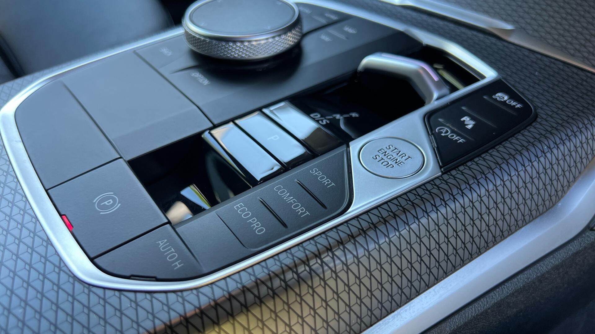 BMW 3 Series view 19