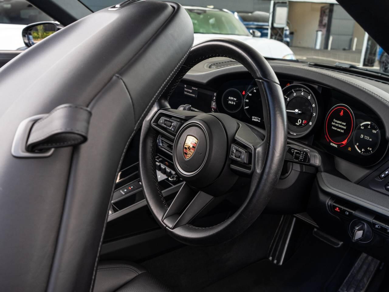 Porsche 911 view 22