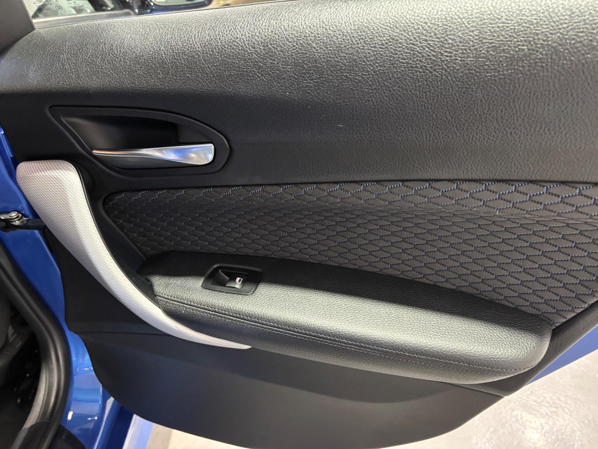 BMW 1 Series view 15