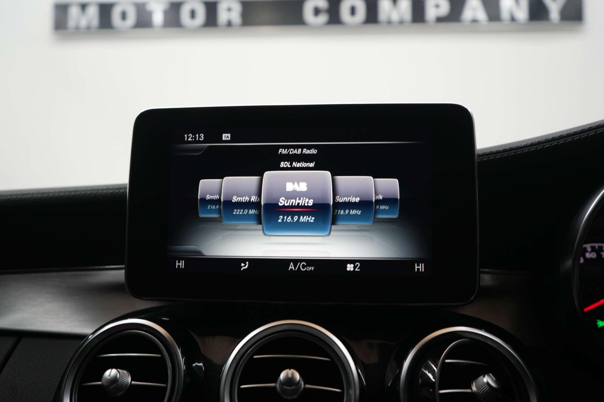 Mercedes-Benz C-Class view 25