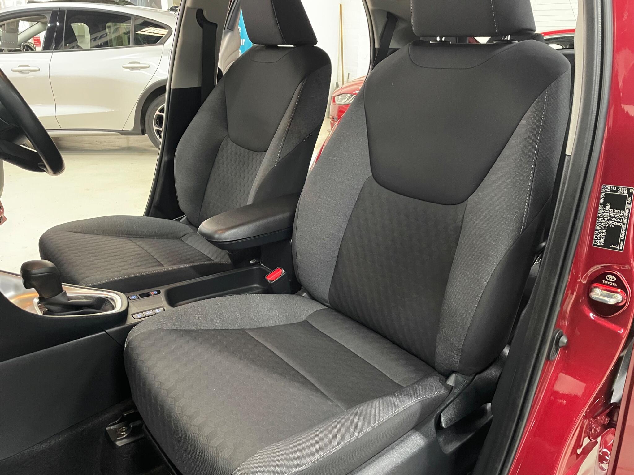 Toyota Yaris view 16