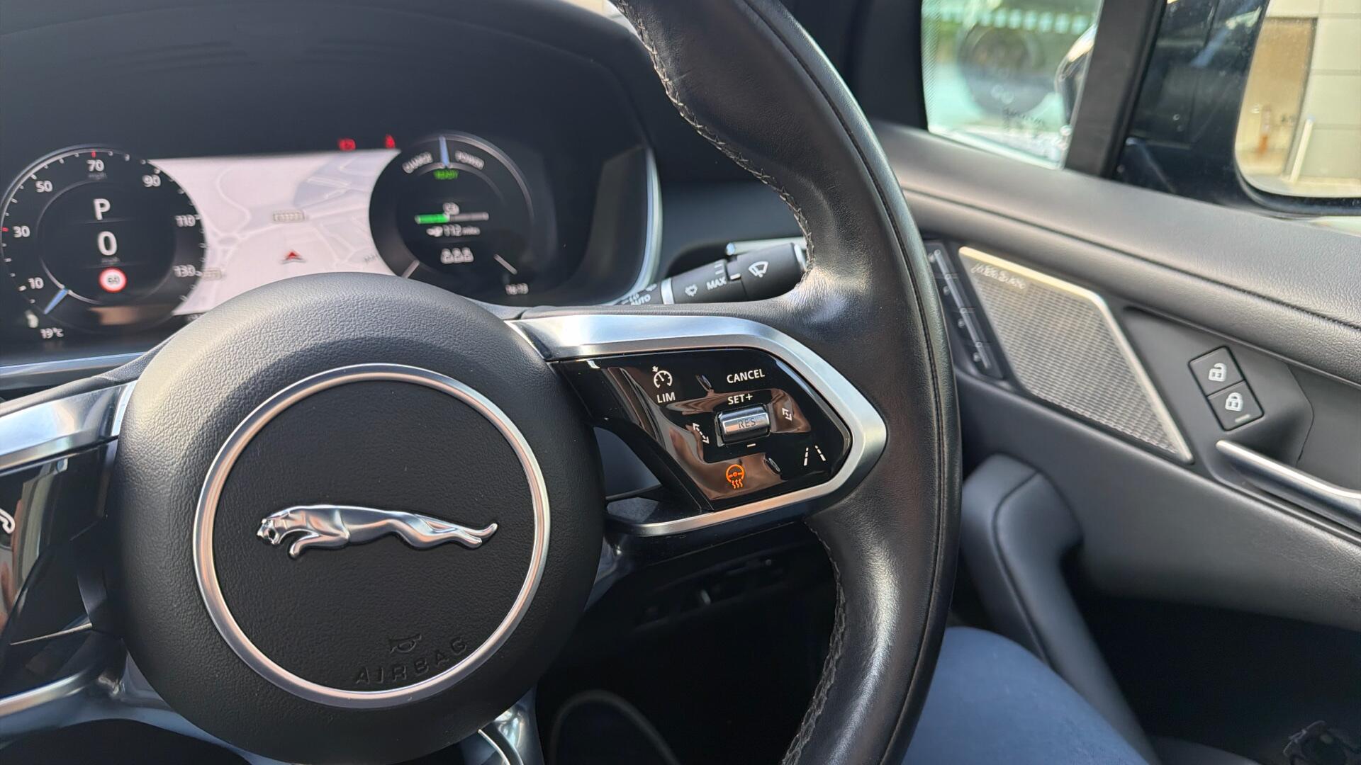 Jaguar I-Pace view 44