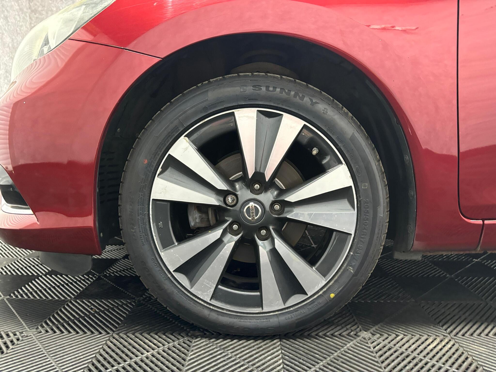Nissan Pulsar view 27