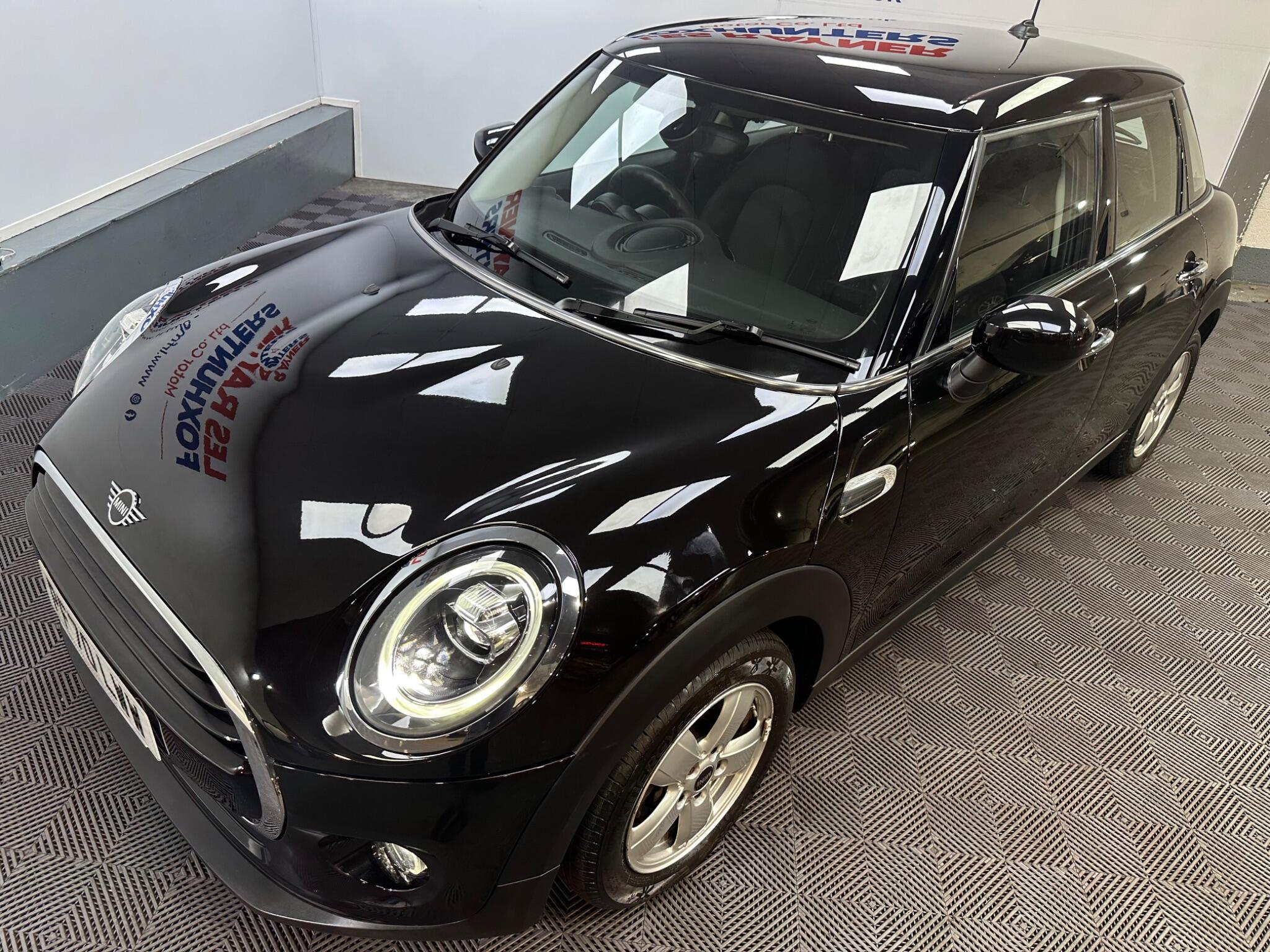Mini Hatch view 24