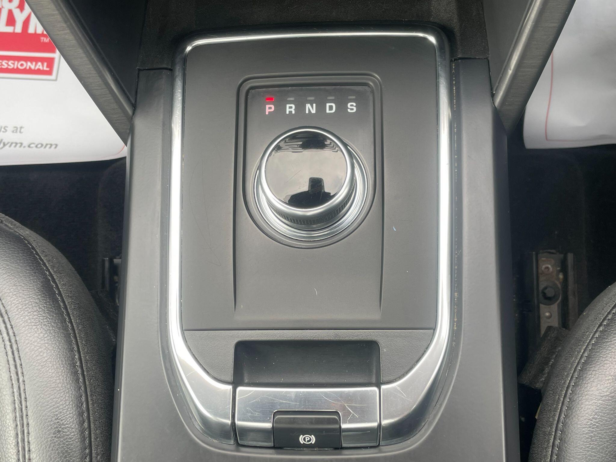 Land Rover Discovery Sport view 33