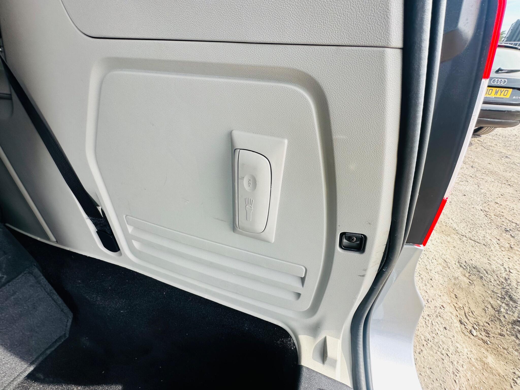 Chrysler Grand Voyager view 59