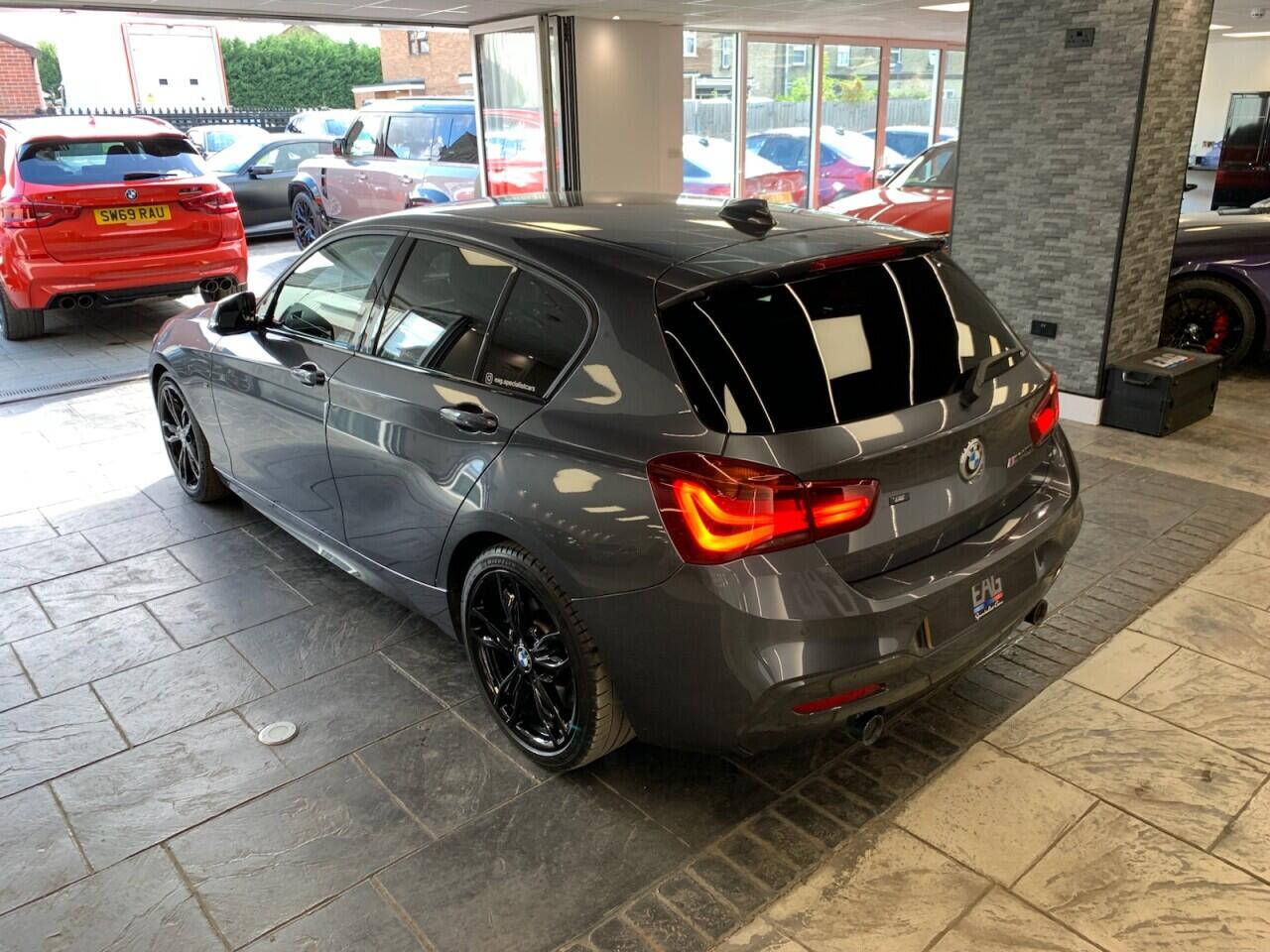 BMW 1 Series view 19