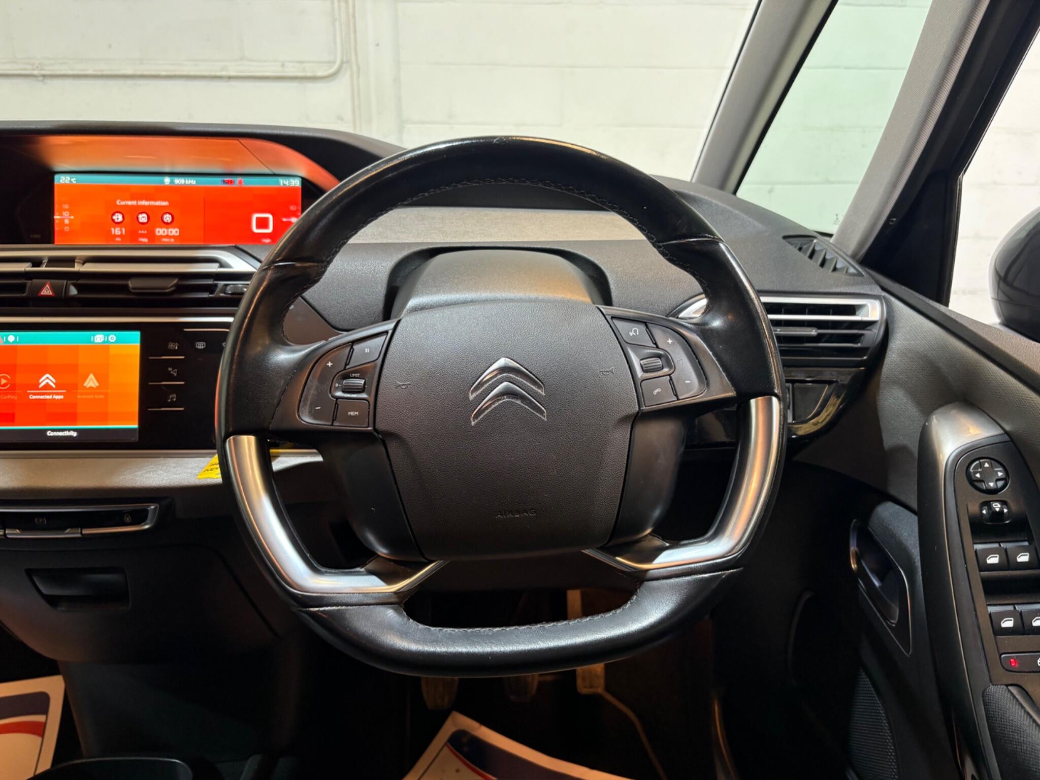 Citroen Grand C4 Spacetourer view 55