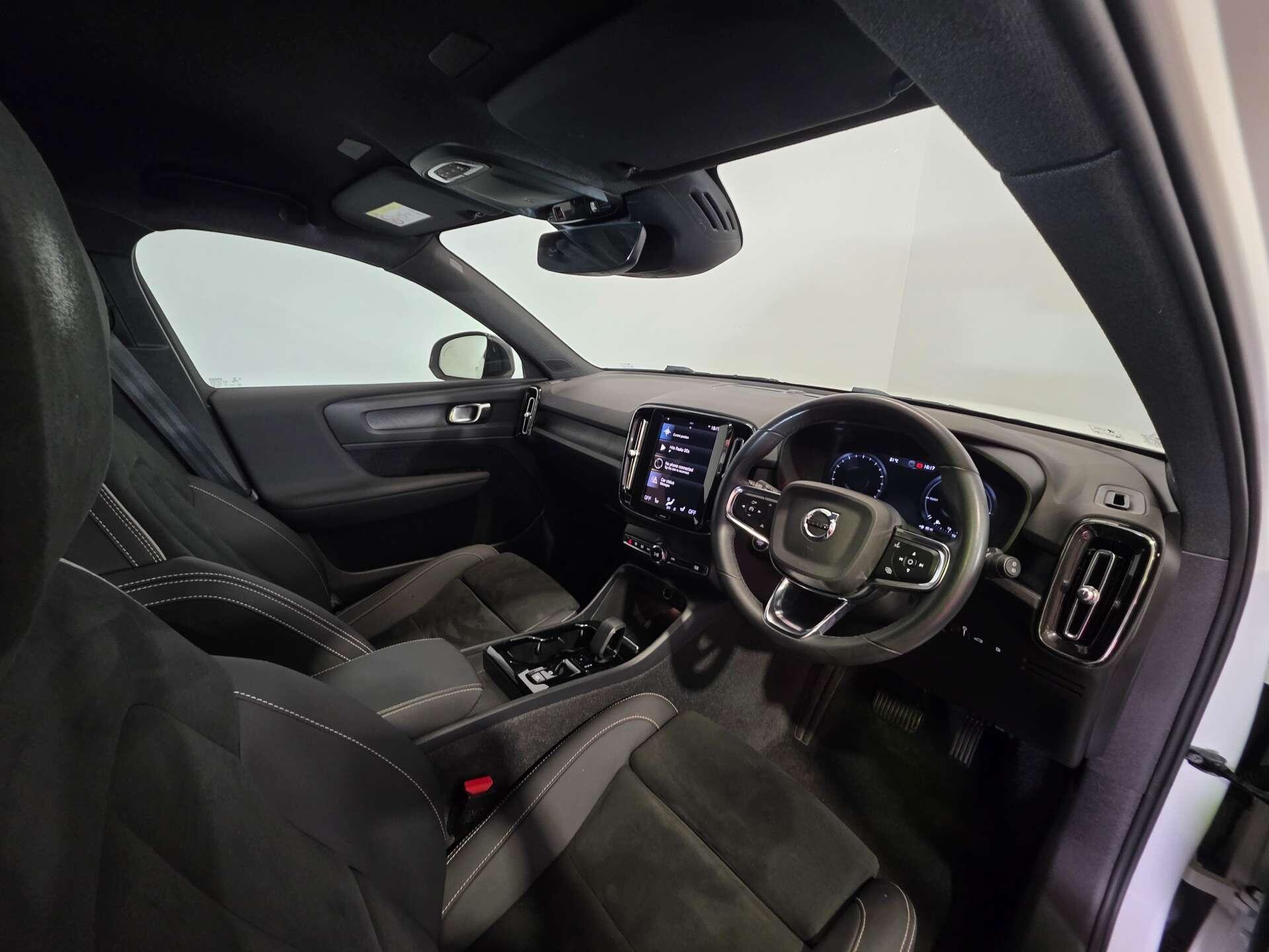Volvo XC40 view 10