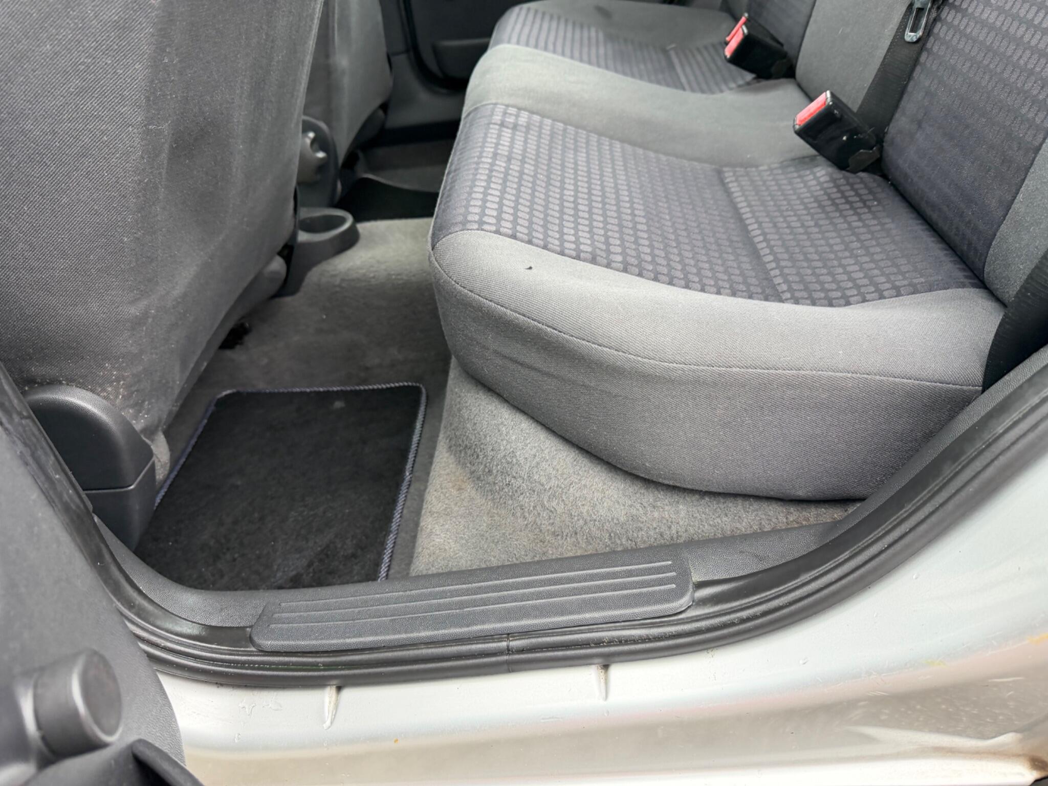 2002 Vauxhall Corsa image 23