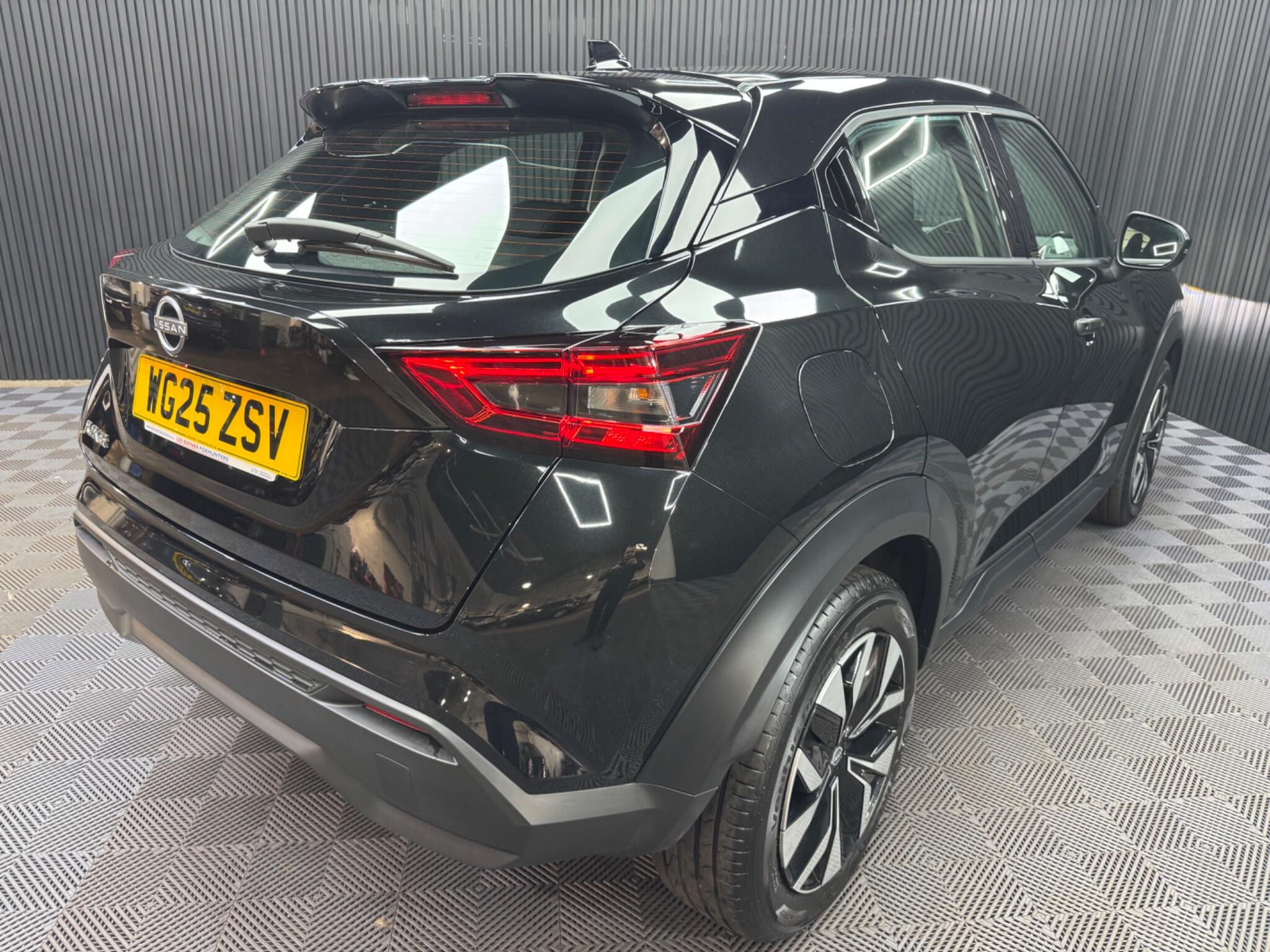 Nissan Juke view 23