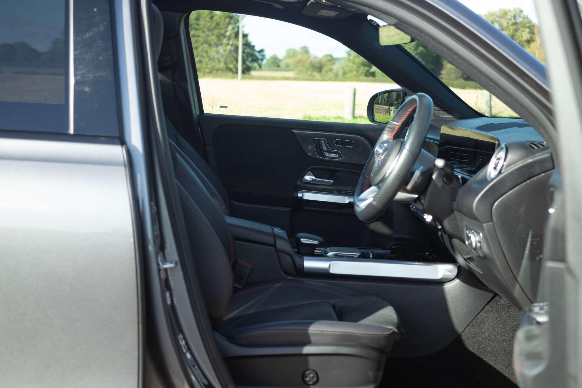 Mercedes-Benz GLB view 34