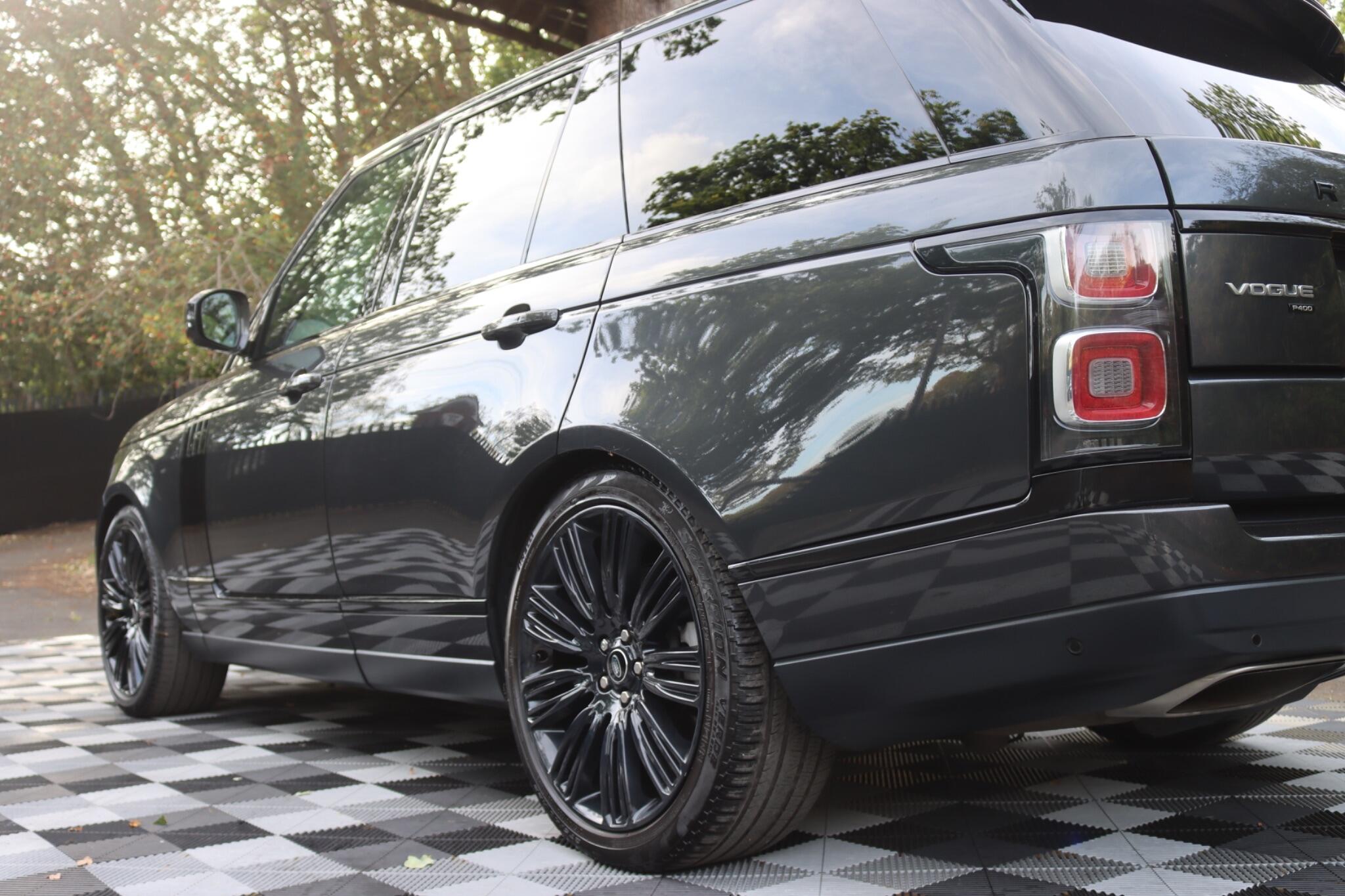Land Rover Range Rover view 22