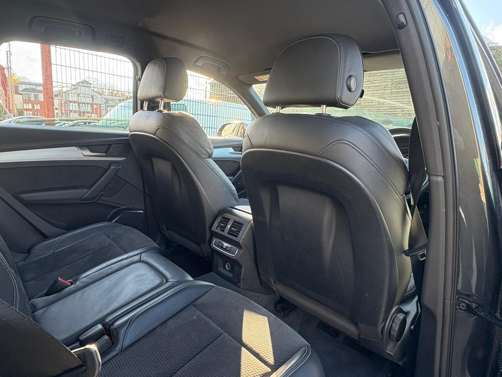 Audi Q5 view 18
