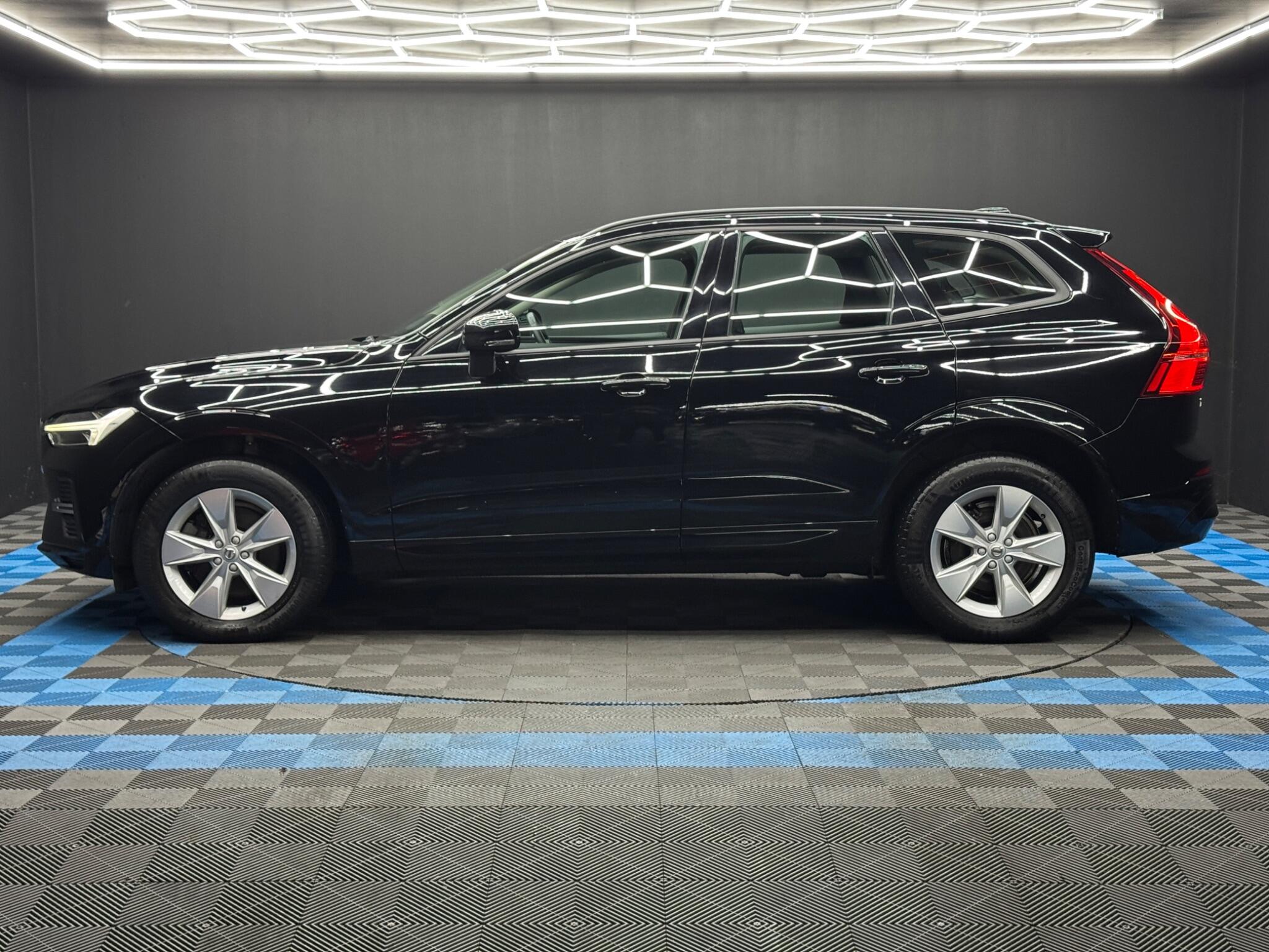 Volvo XC60 view 8