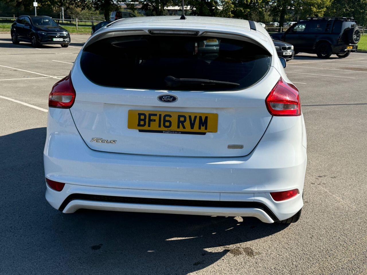 Ford Focus view 33