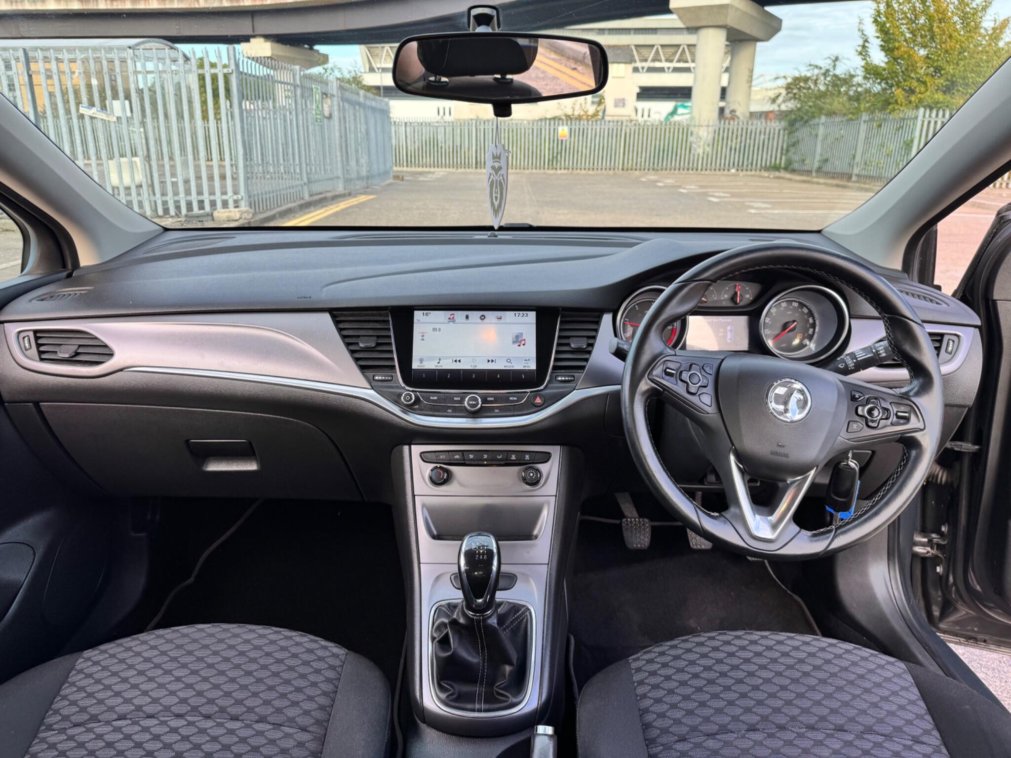Vauxhall Astra view 18